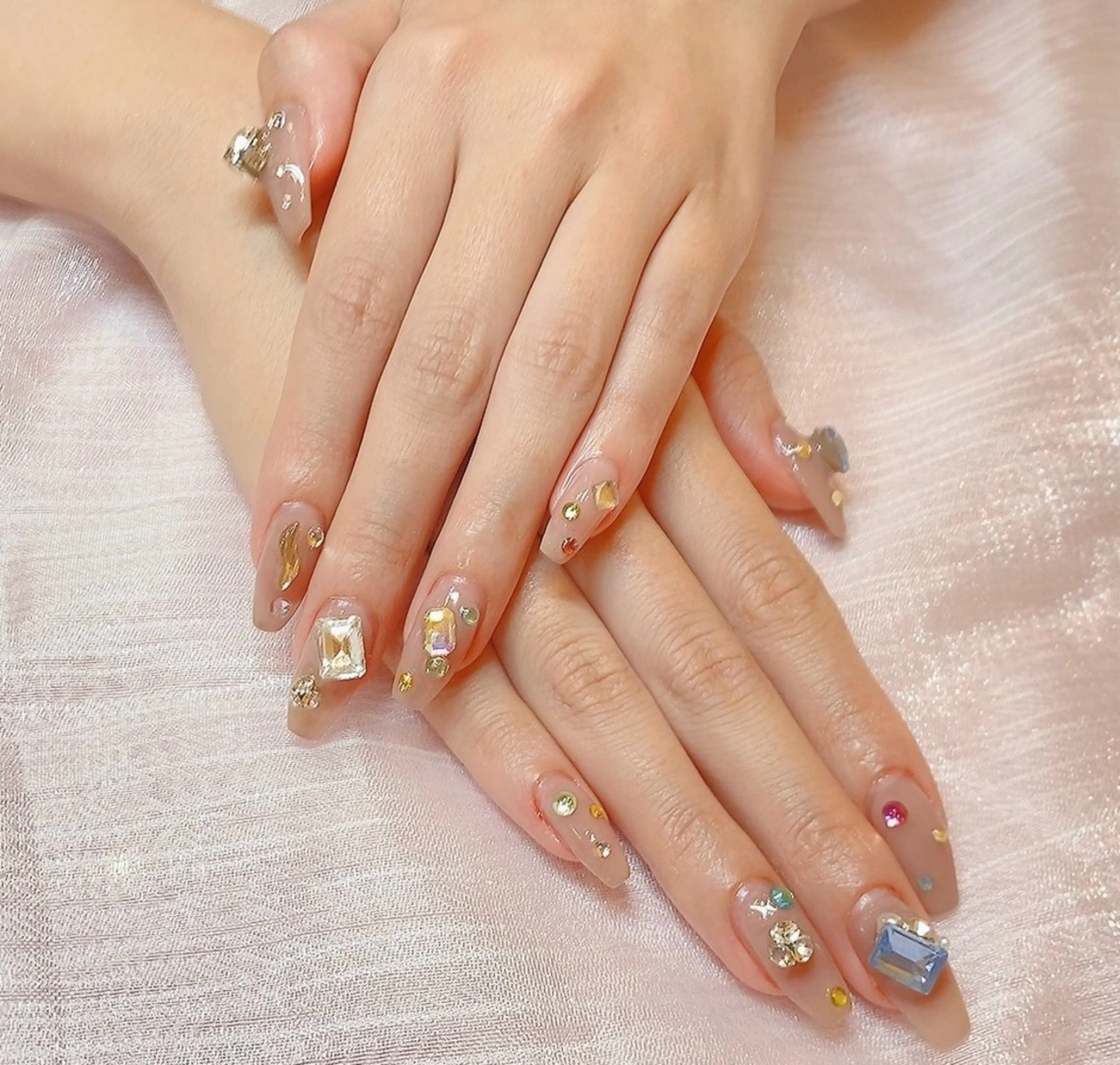 ネイル LEDアイラッシュ ∩_∩アオイのマツエク・マツパデザイン