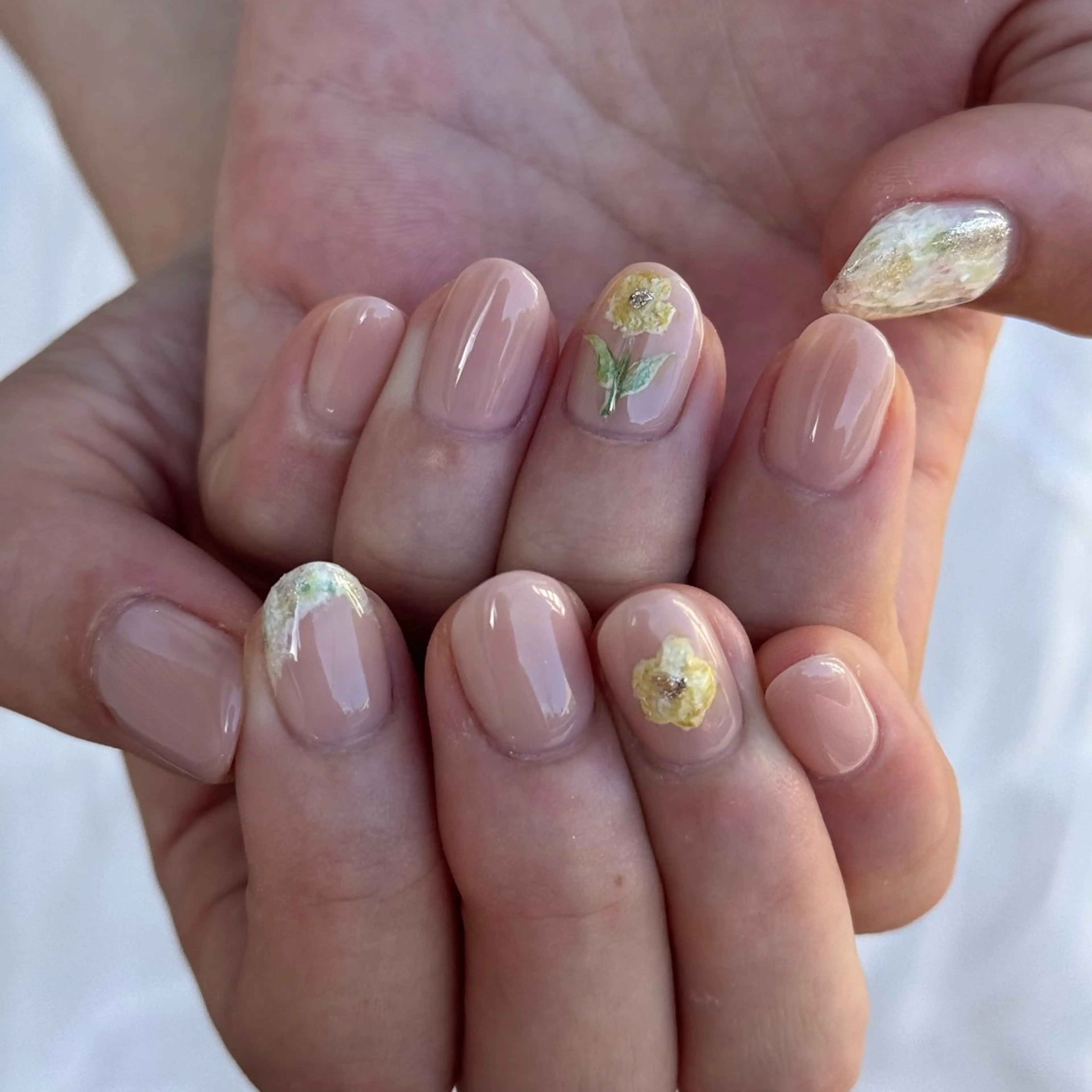 ネイル アートネイル フラワーネイル ニュアンスネイル 手描きアート🎨 tama|竹ノ塚のネイルデザイン