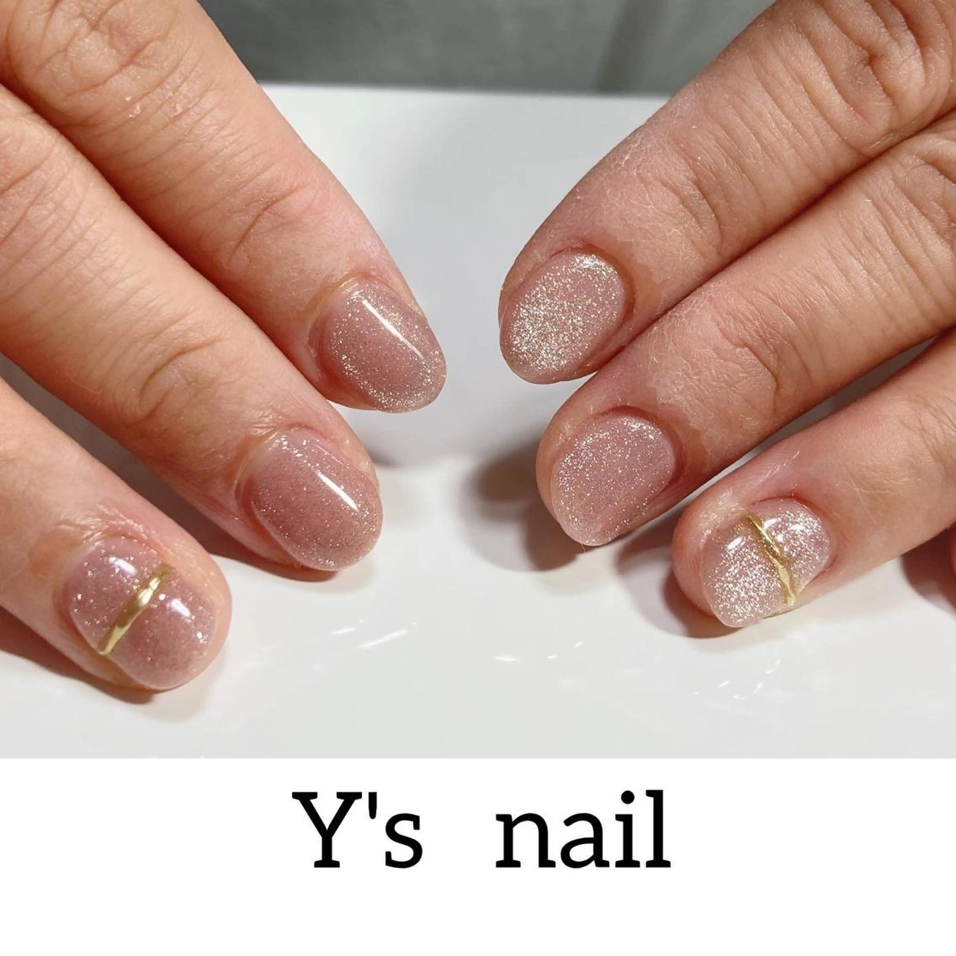 ネイル キラキラネイル マグネットネイル 手書きが得意🖌️ Y’s  nailのネイルデザイン