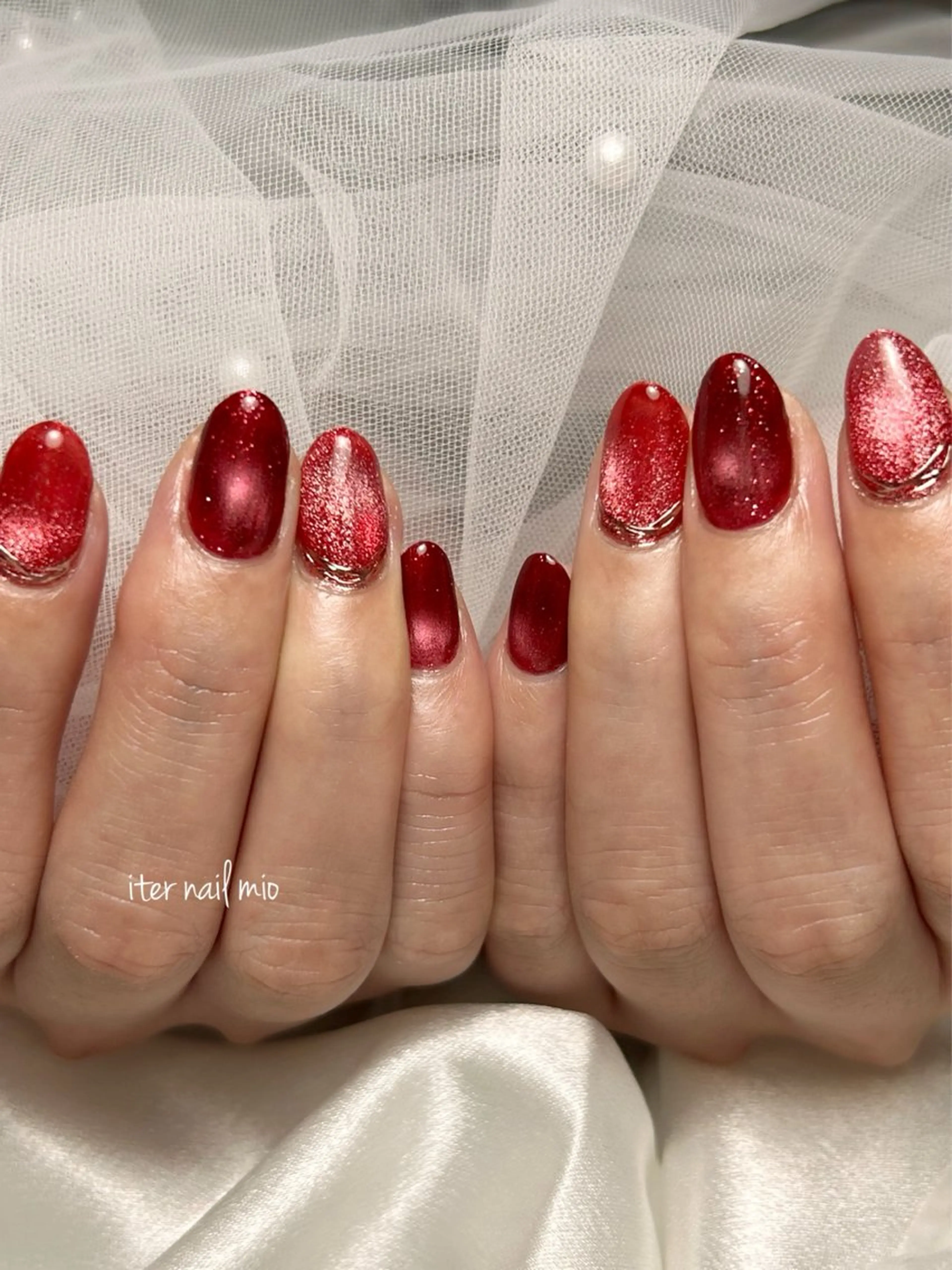 ネイル マグネットネイル 赤色 ITER mioのネイルデザイン