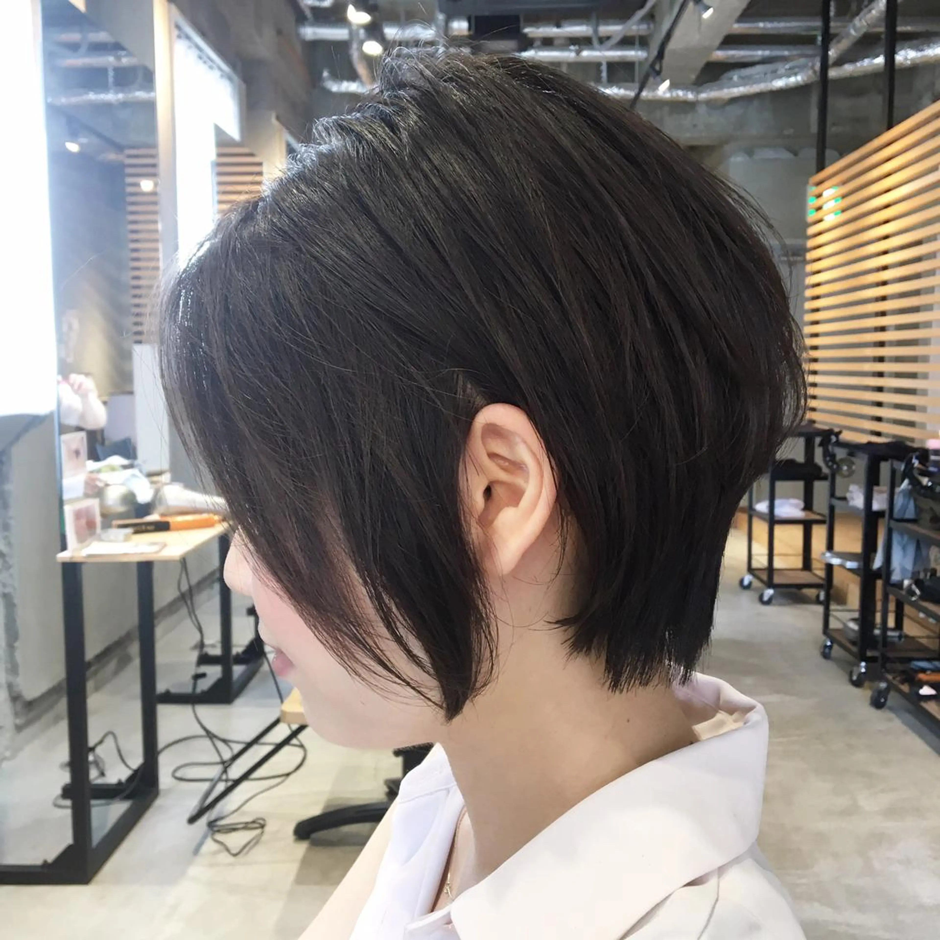 ショート 岡本 一平のヘアスタイル