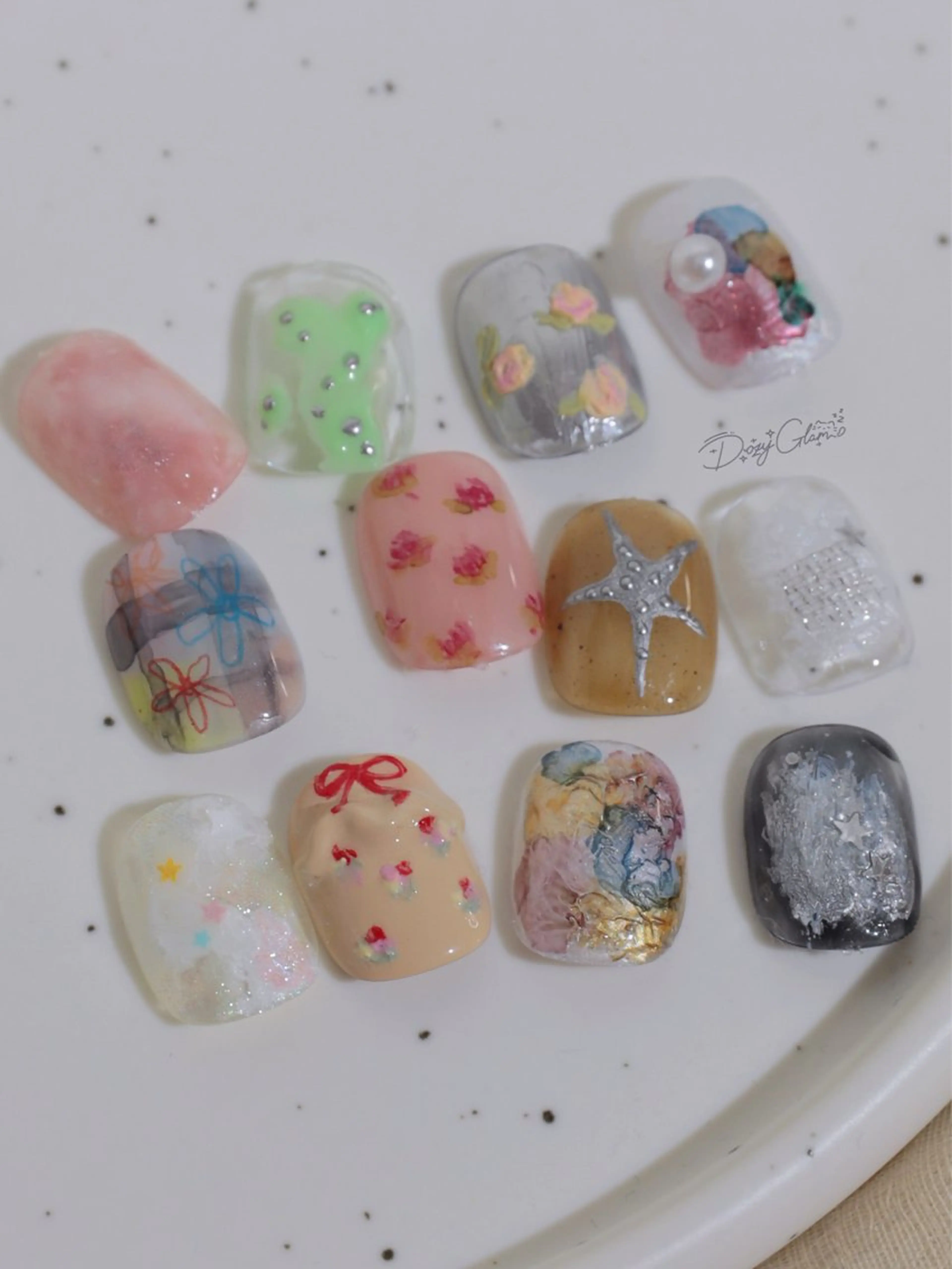 ネイル アートネイル キラキラネイル 韓国ネイル ぷっくりネイル ショートネイル ✨DozyGlam NailSalonのネイルデザイン