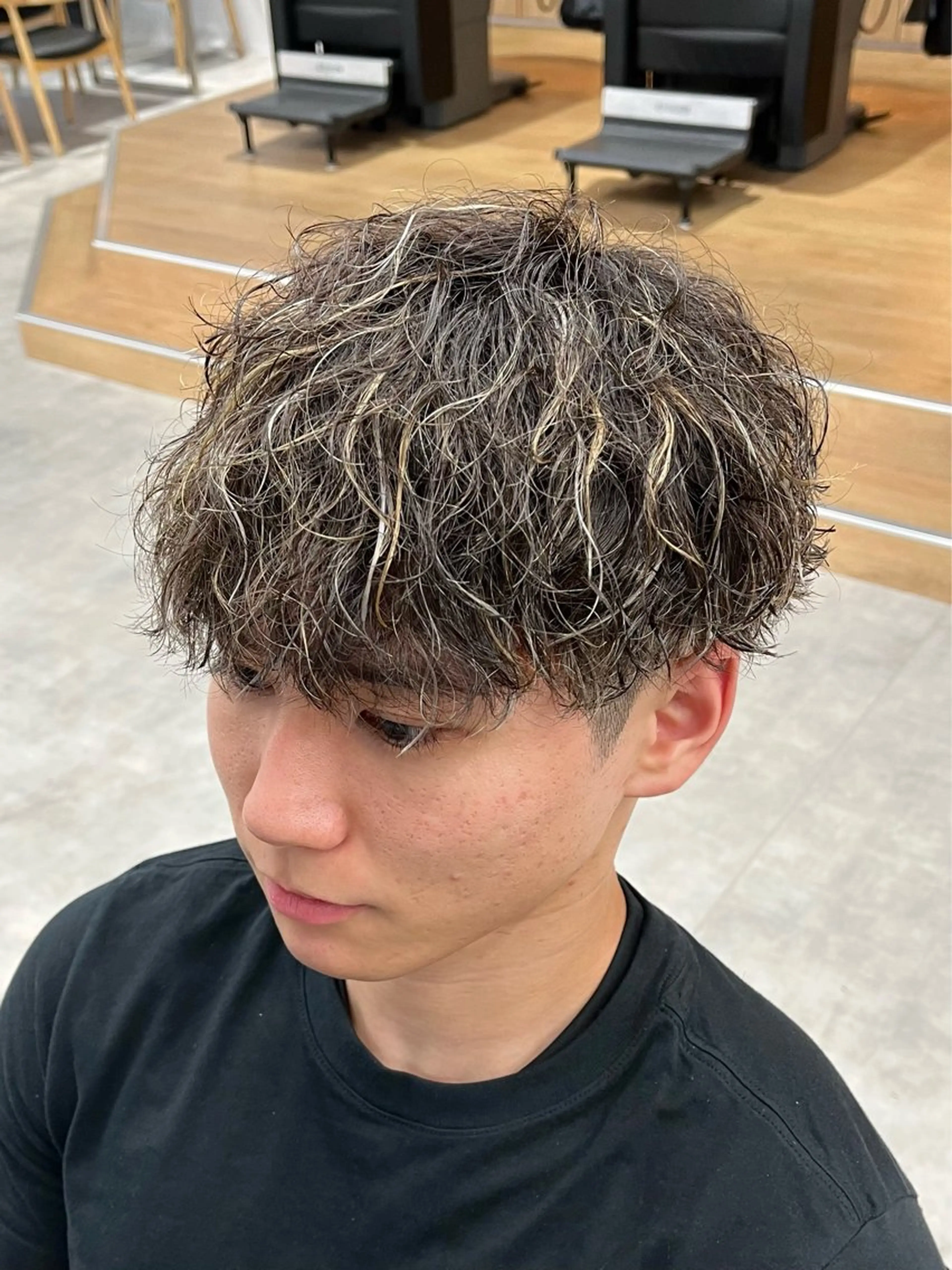 ショート パーマ メンズ メンズパーマ メンズツイストパーマ ツイストスパイラルパーマ スパイラルパーマ ツイストパーマ カット パーマ 新潟メンズパーマ 新潟駅/小田拓実のヘアスタイル