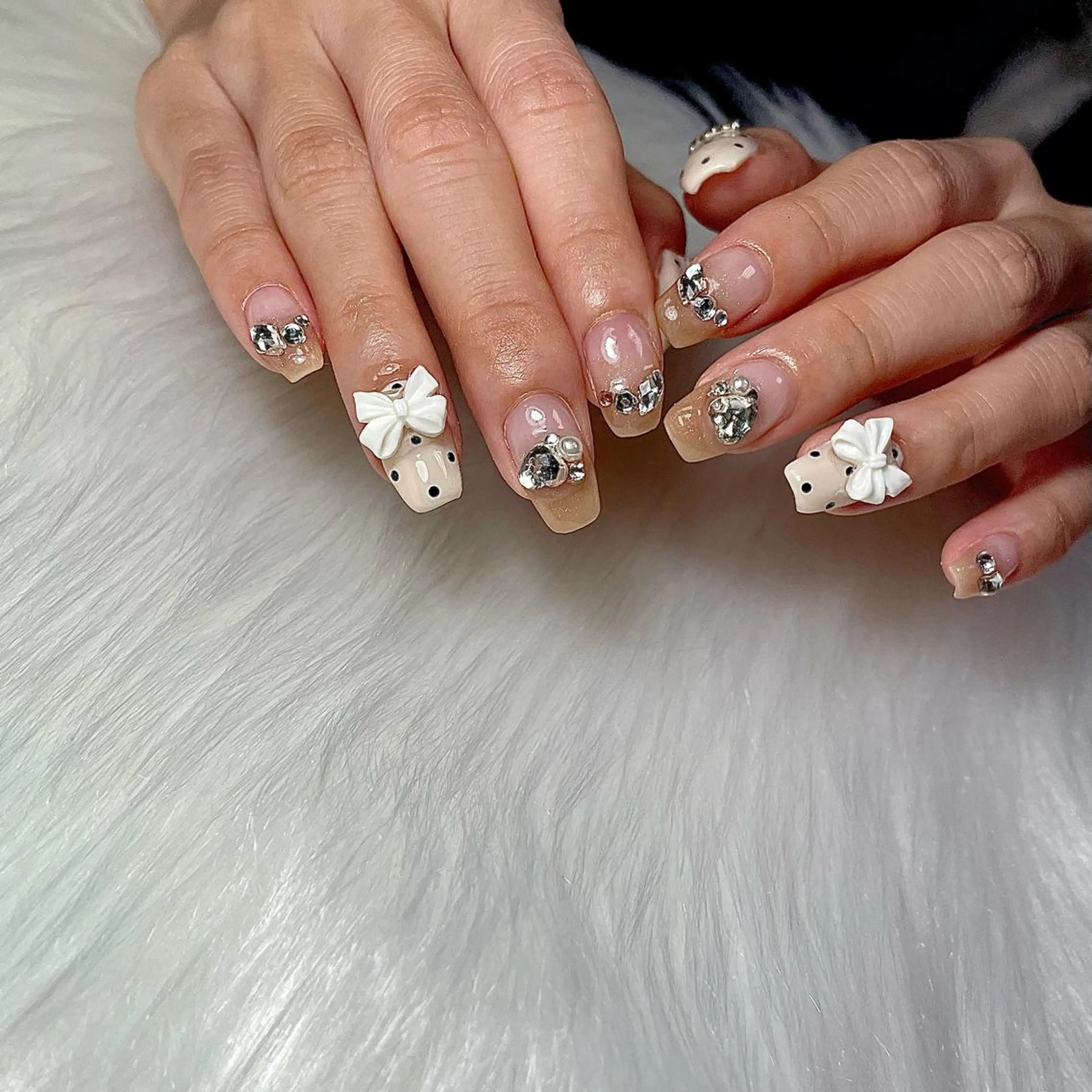 ネイル ハンドネイル ハンドケア Feliz 楽しいネイルサロンのネイルデザイン