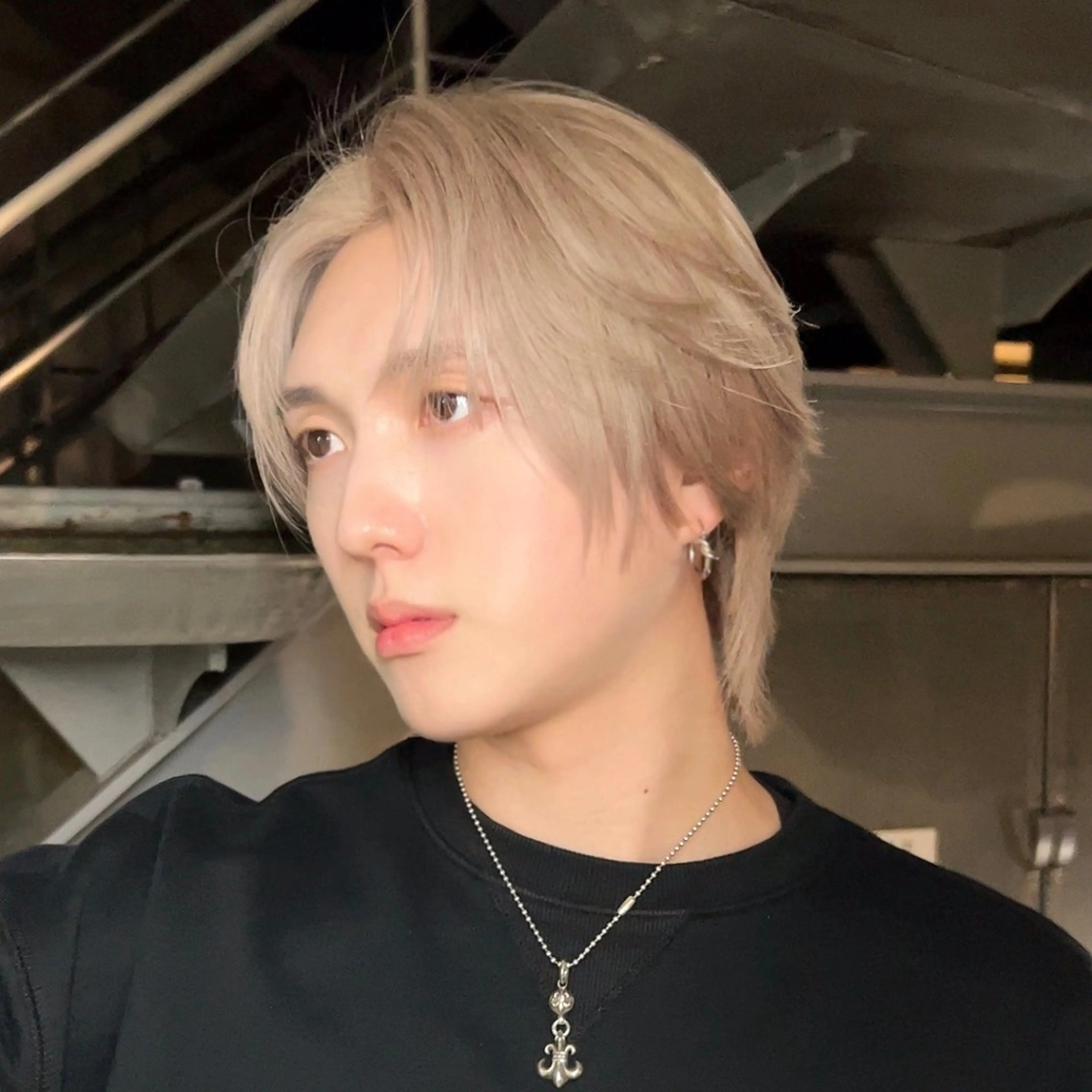 ミディアム カラー メンズ カット ヘアカラー 岡田大志🇰🇷 中/韓メンズヘアのヘアスタイル