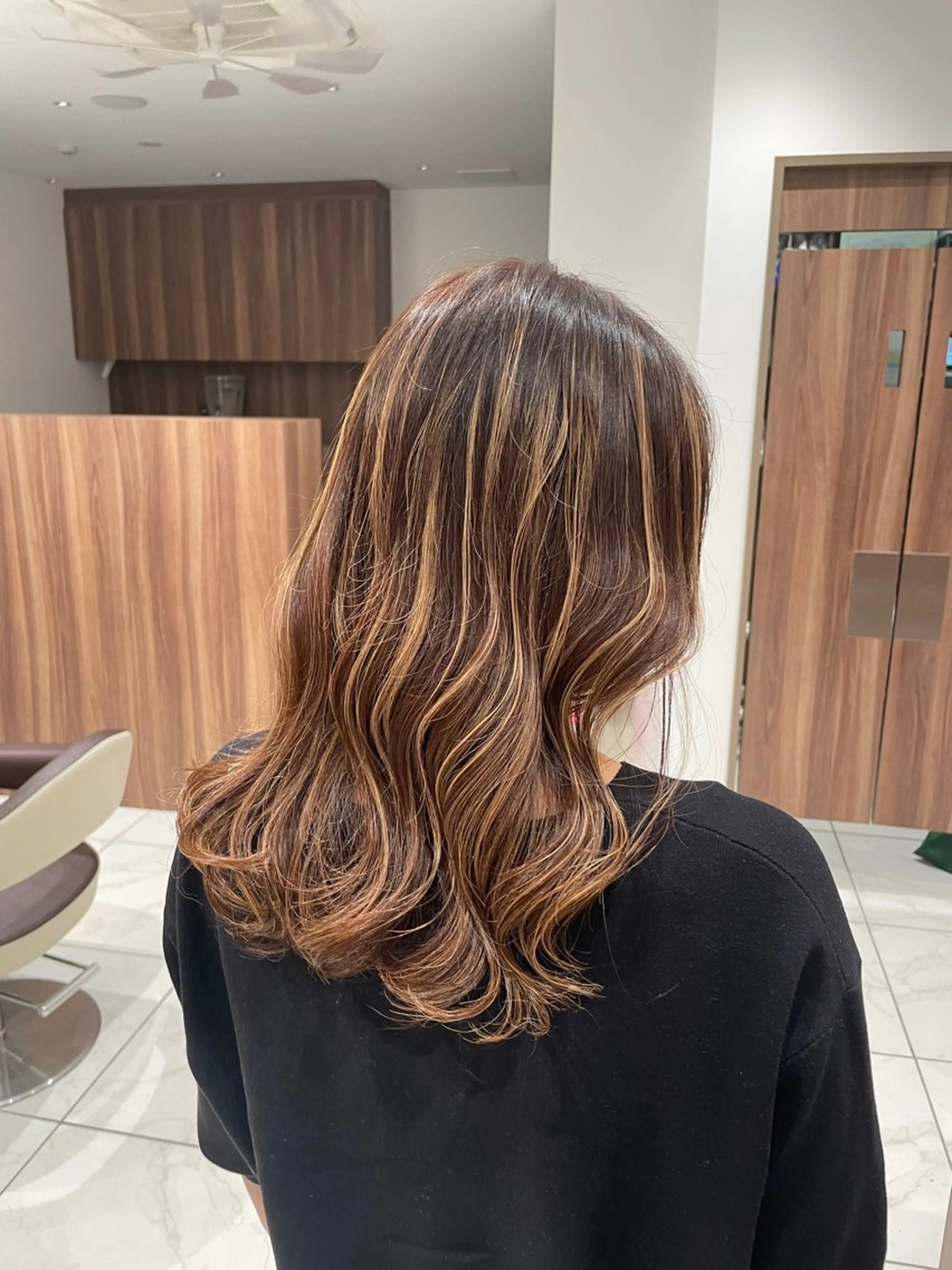 セミロング カラー ハイライトカラー ハイライト ヘアカラー 🇰🇷韓国ヘア★ 副店長.쿠리타⭐︎のヘアスタイル