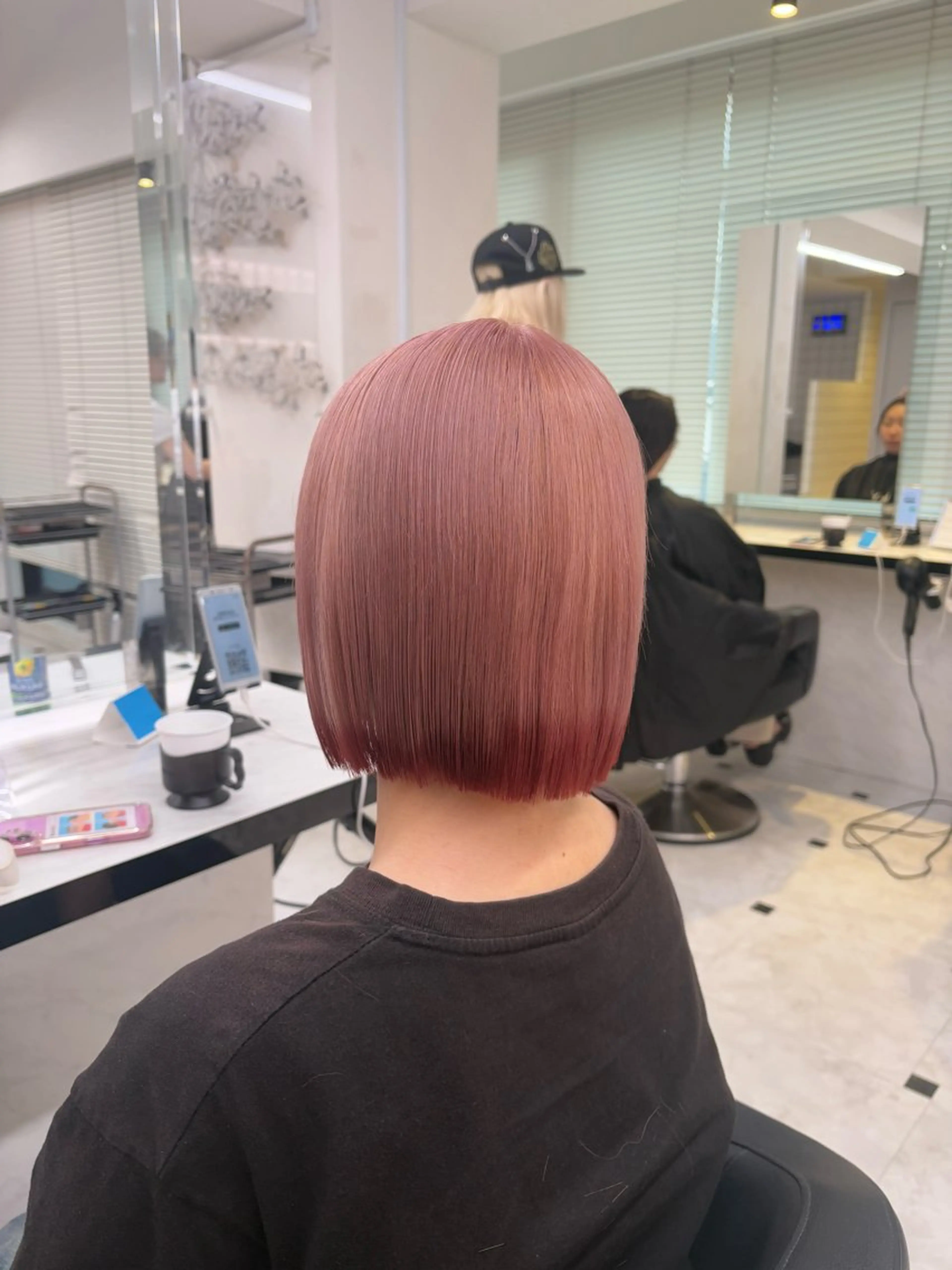 ミディアム カラー ヘアカラー トリートメント 透明感ベージュカラー 🪞上野🪞AIのヘアスタイル