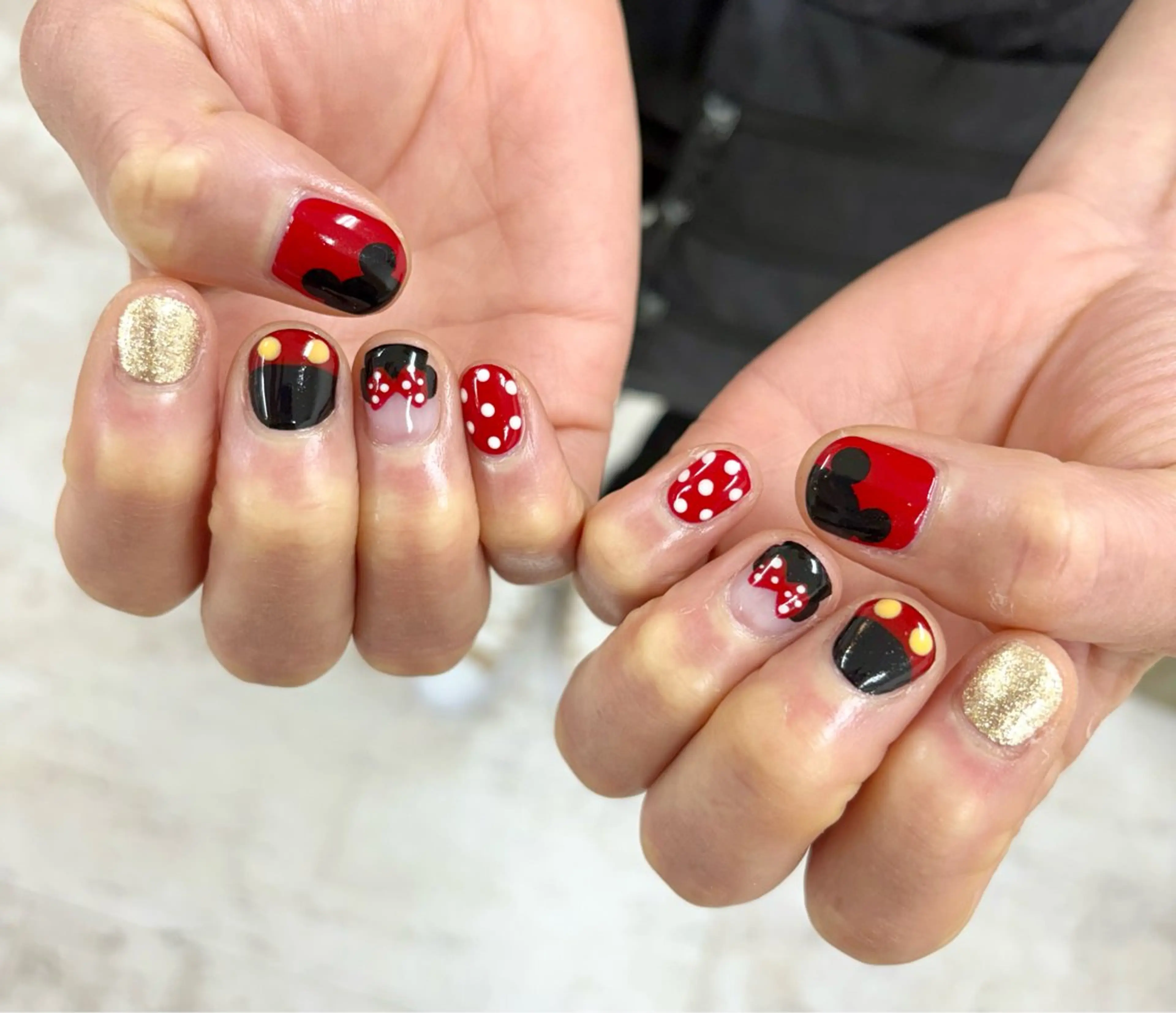 ネイル 持ち込み 吉田 里菜のネイルデザイン