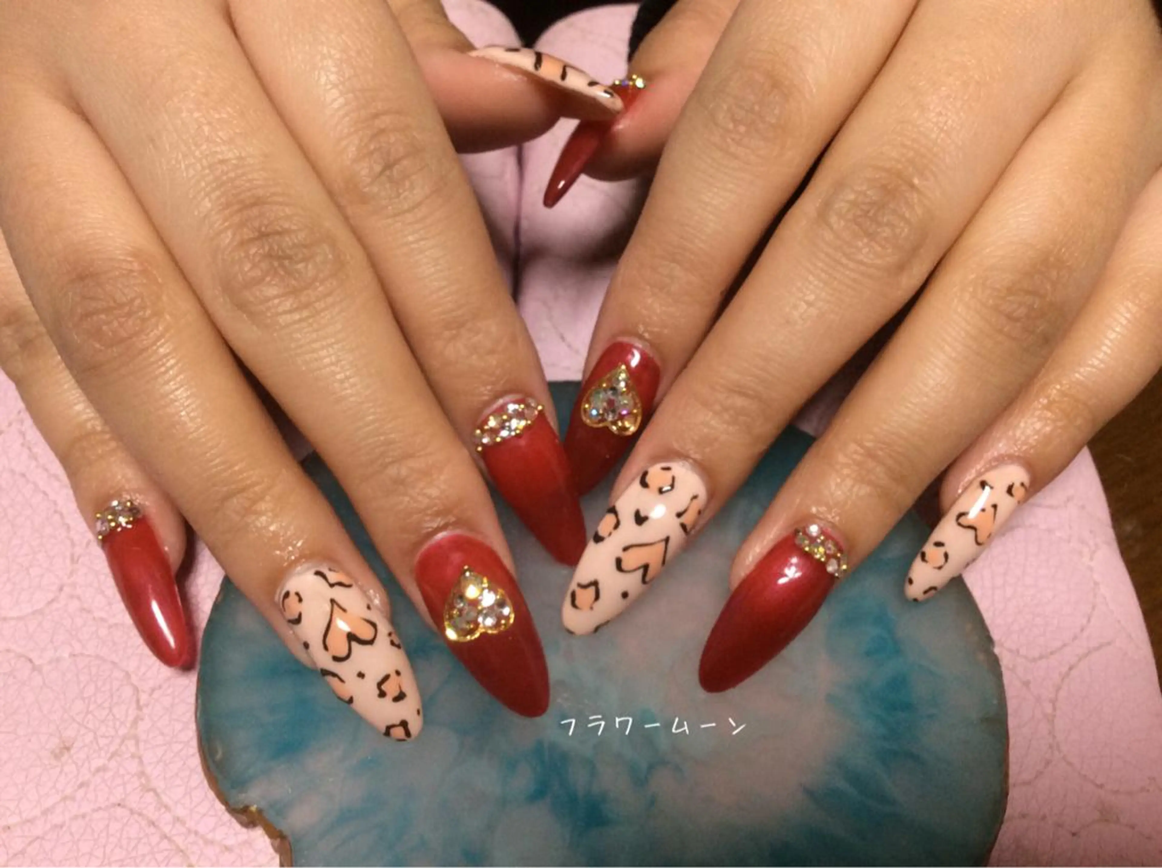 ネイル フラワー ムーンのネイルデザイン