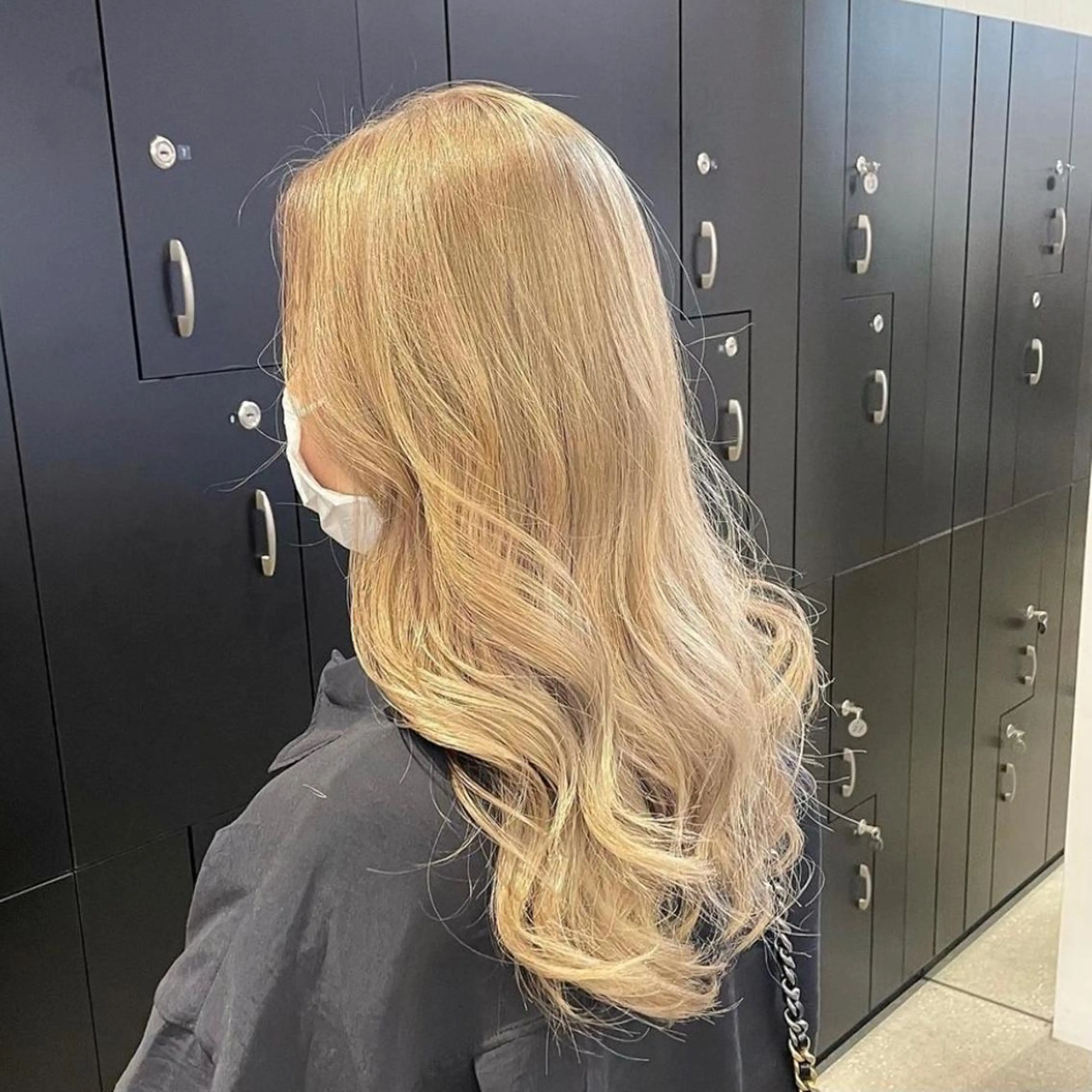 ロング カラー パーマ ヘアアレンジ メンズ キッズ ネイル マツエク・マツパ 🧸ハイトーン🧸 ゆっきー🧸のヘアスタイル