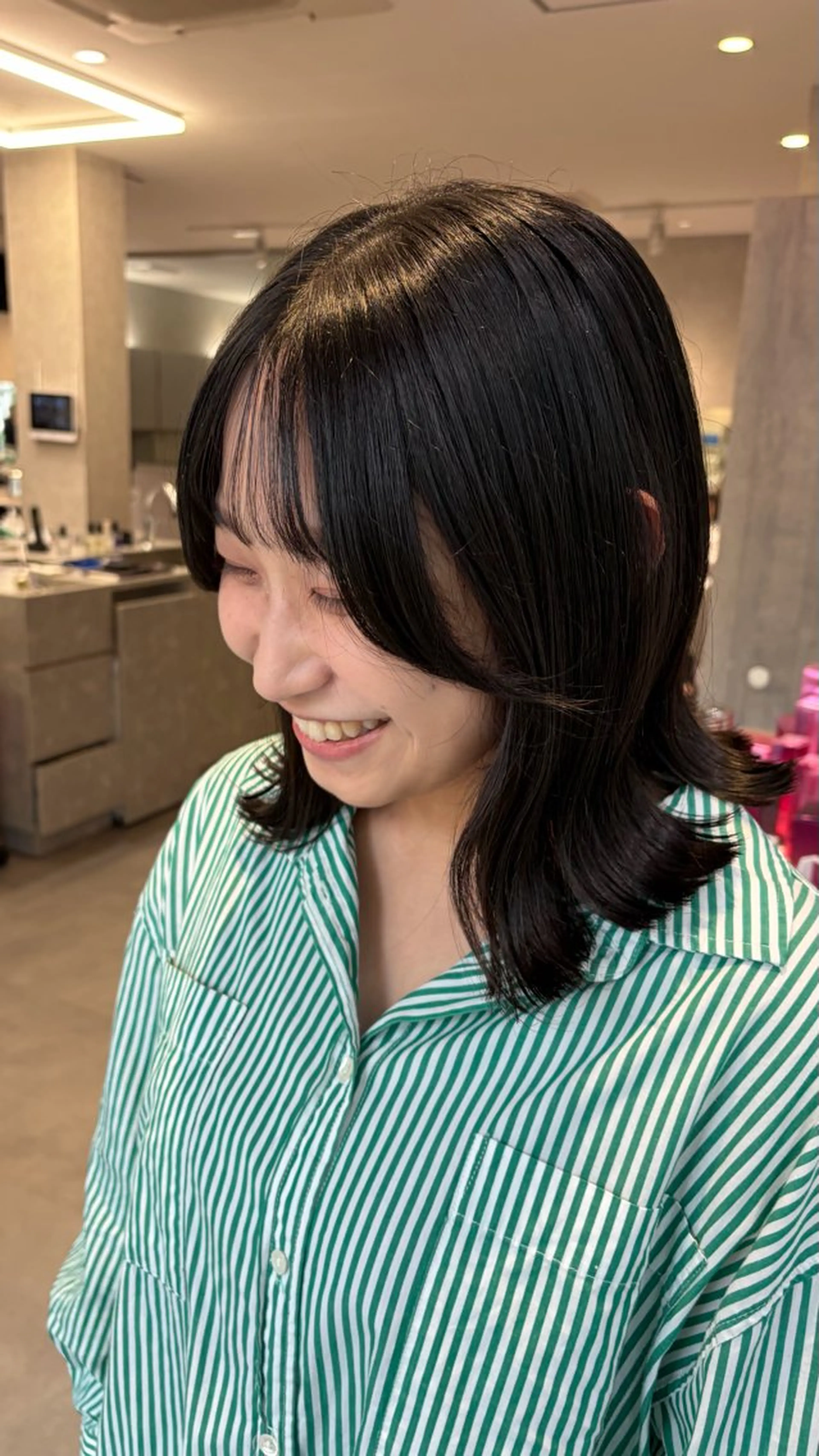 ミディアム 外ハネヘア カット SOL／ あづき⭐️のヘアスタイル