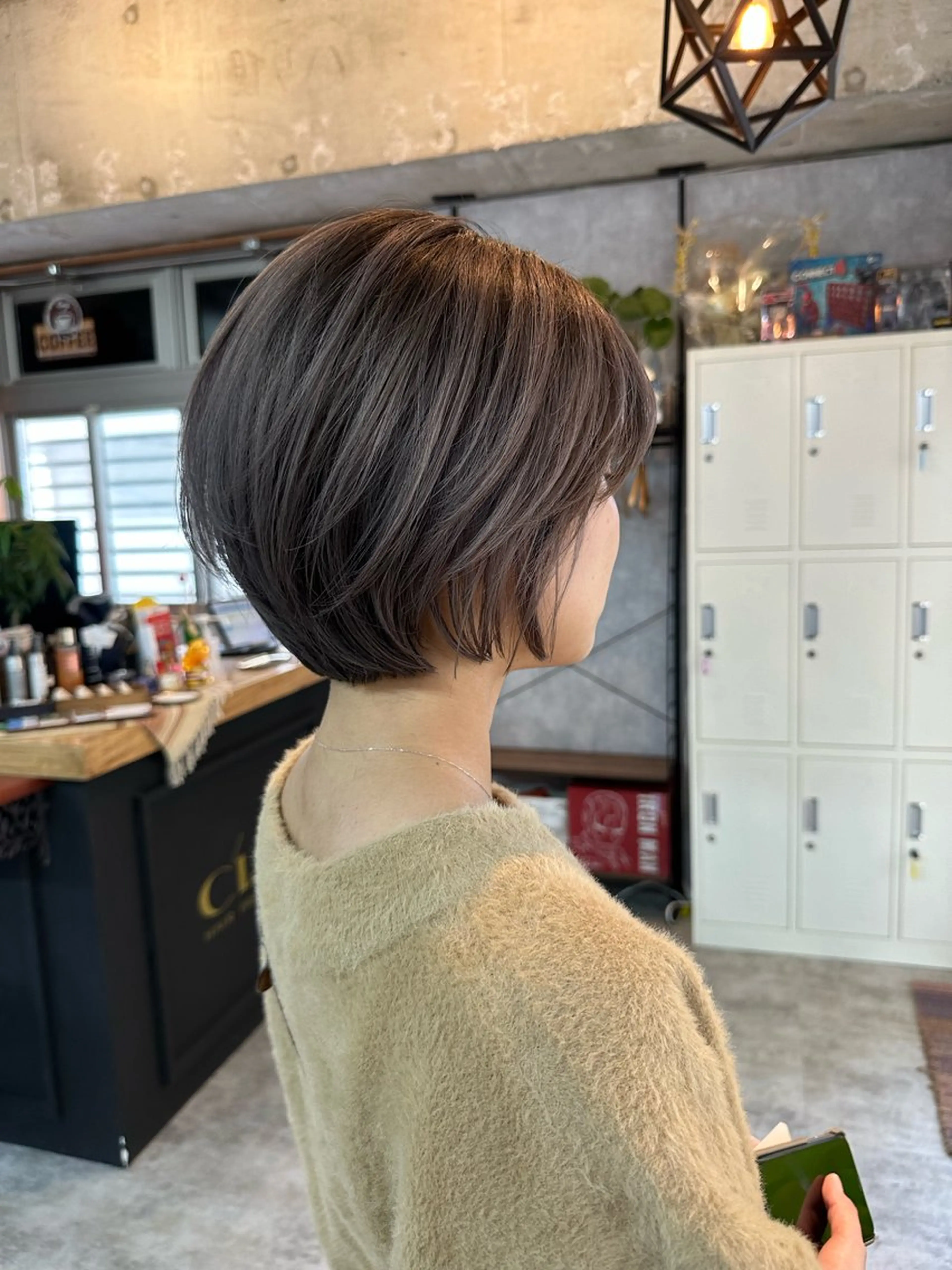 ショート 切りっぱなしボブ ショートボブ ハンサムショート 丸みショート ボブ カット ヘアカラー トリートメント モテ髪/ボブ/ショー ト/アダチフウトのヘアスタイル