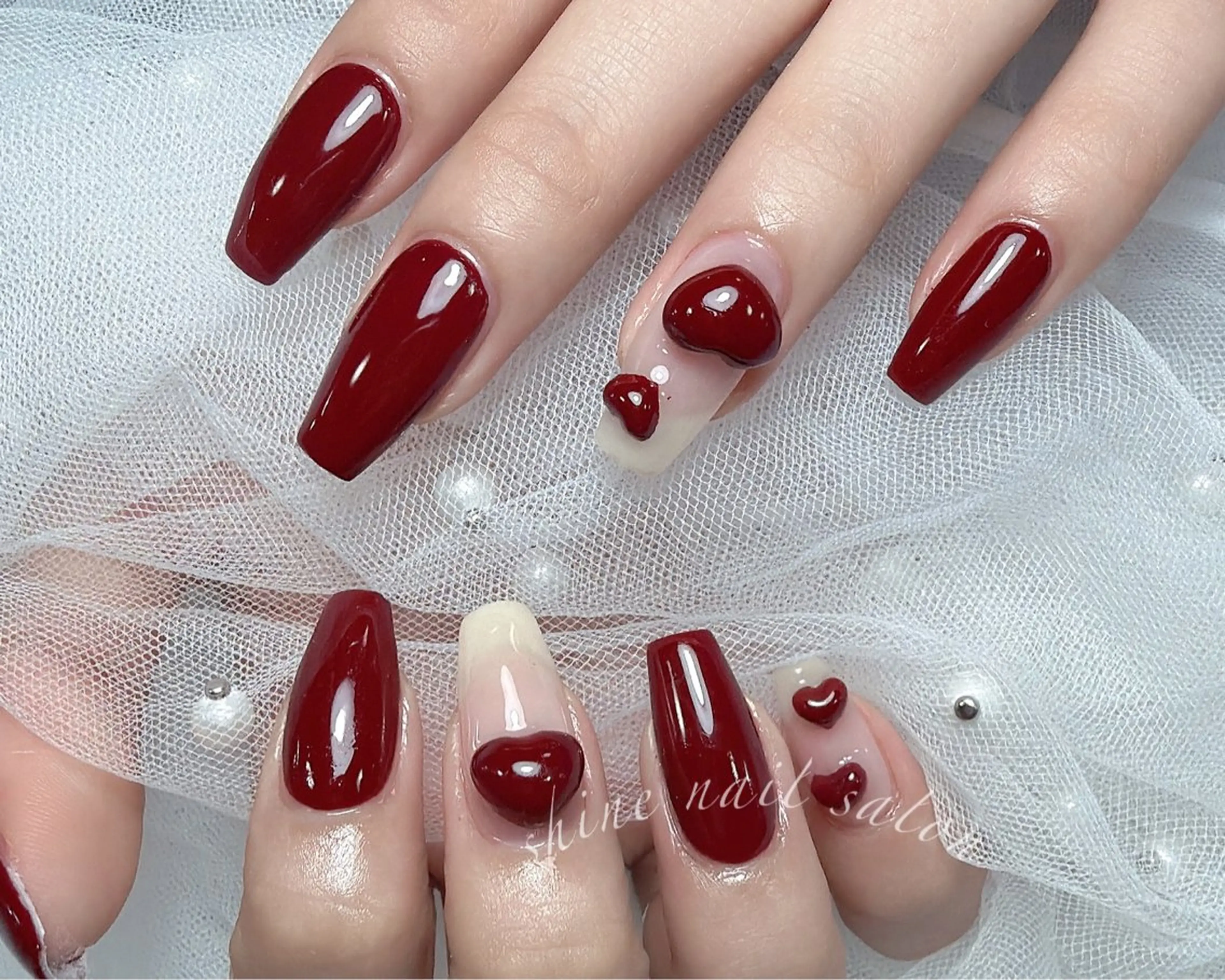 ネイル shineジェル& チップ長さだしのネイルデザイン