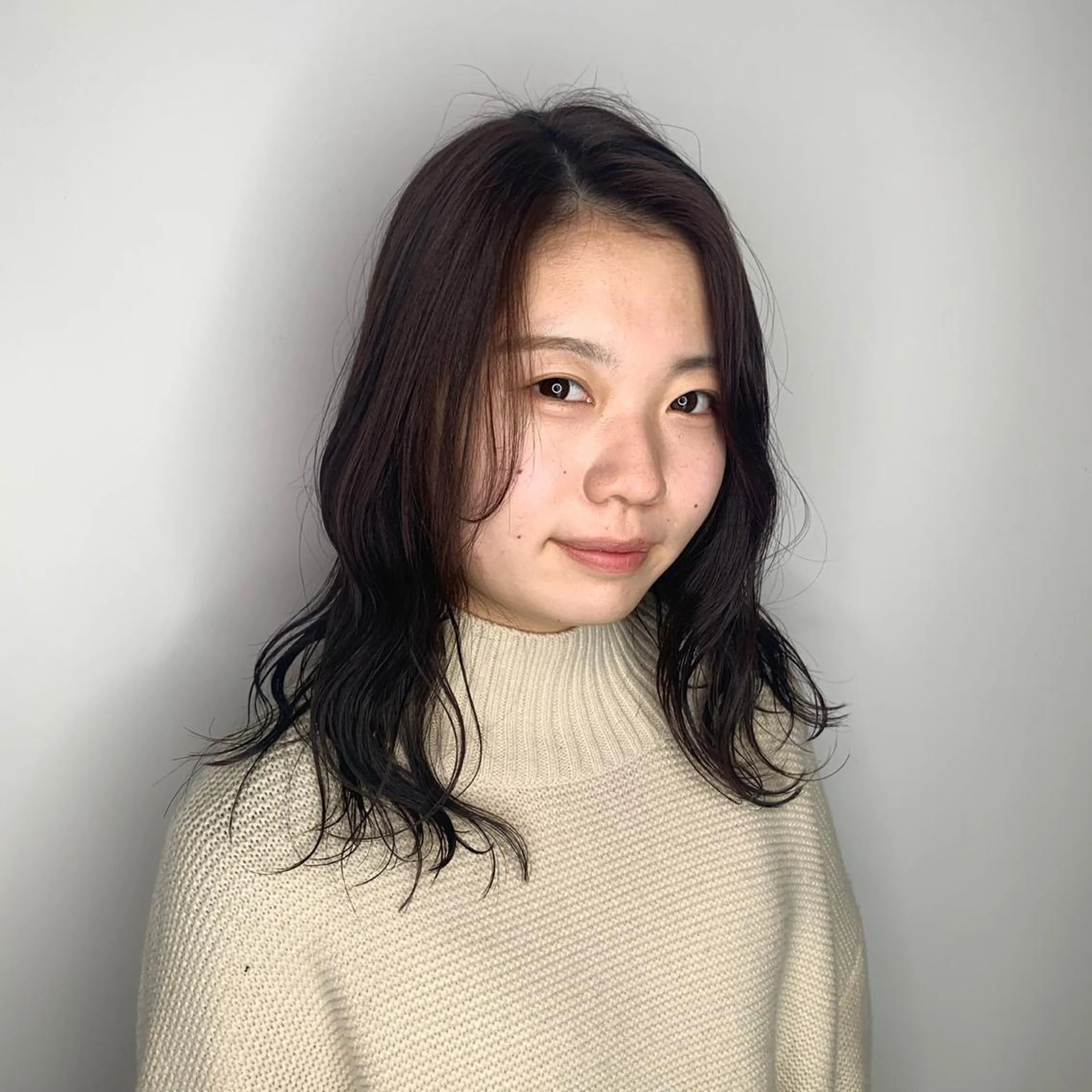 ミディアム カラー カット トクシ ーのヘアスタイル