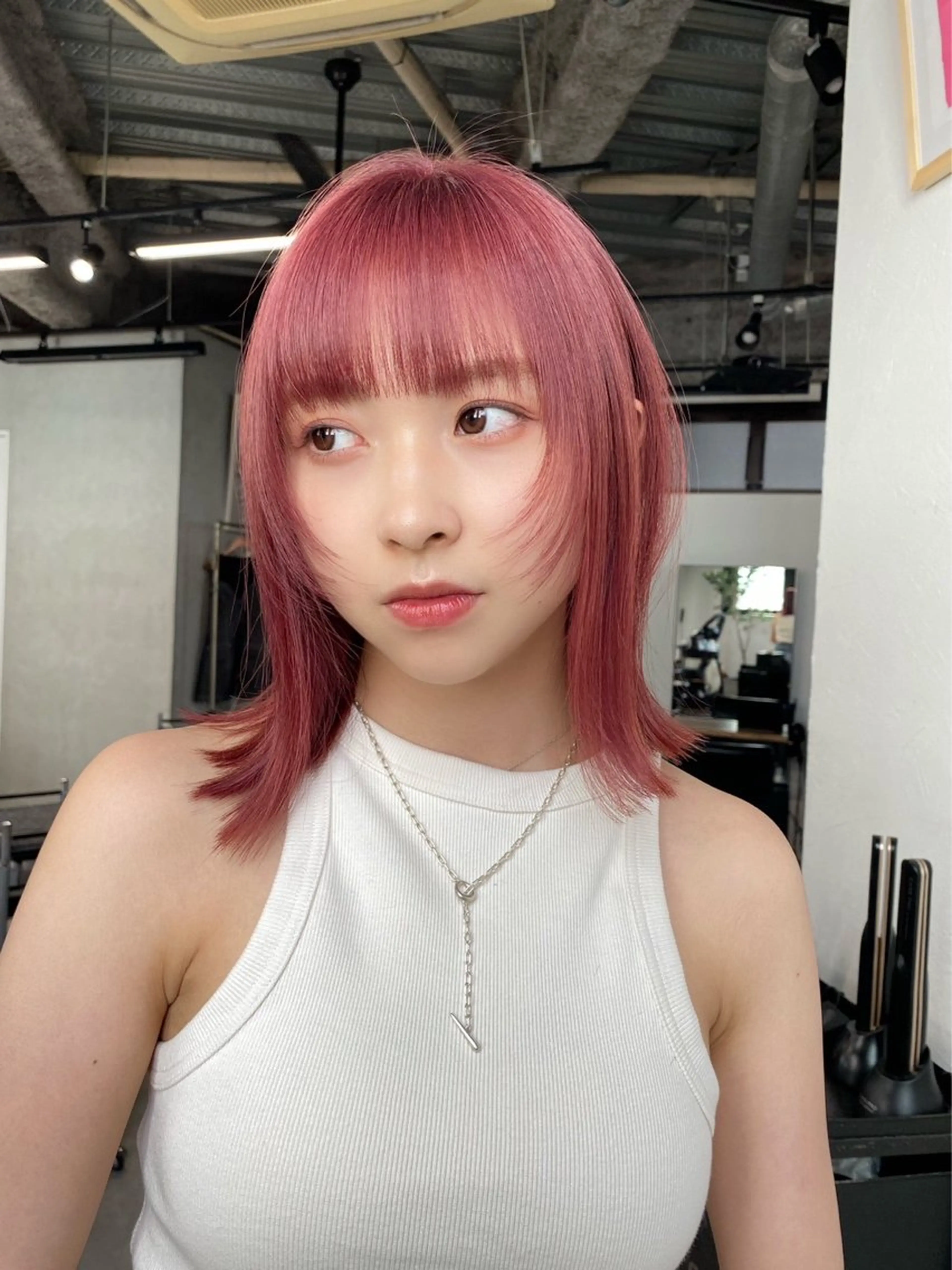 ミディアム カラー ブリーチ ケアブリーチ ダブルカラー ピンクカラー レイヤーカット カット ヘアカラー トリートメント RYOSUKE ハイトーンのヘアスタイル