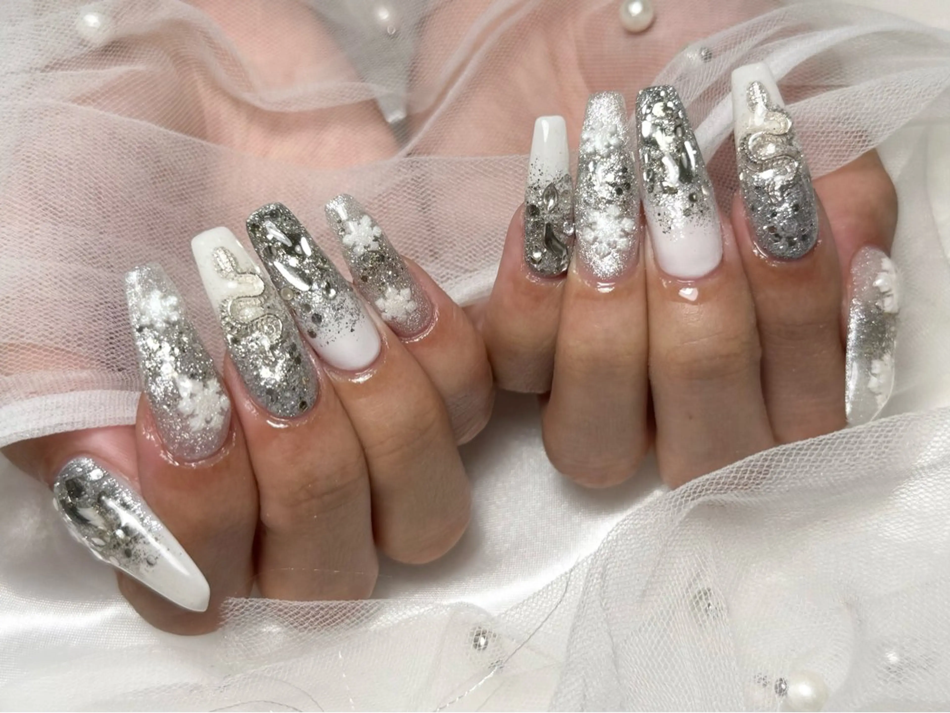 ネイル ハンドネイル Roi〈ロワ〉 Minakoのネイルデザイン