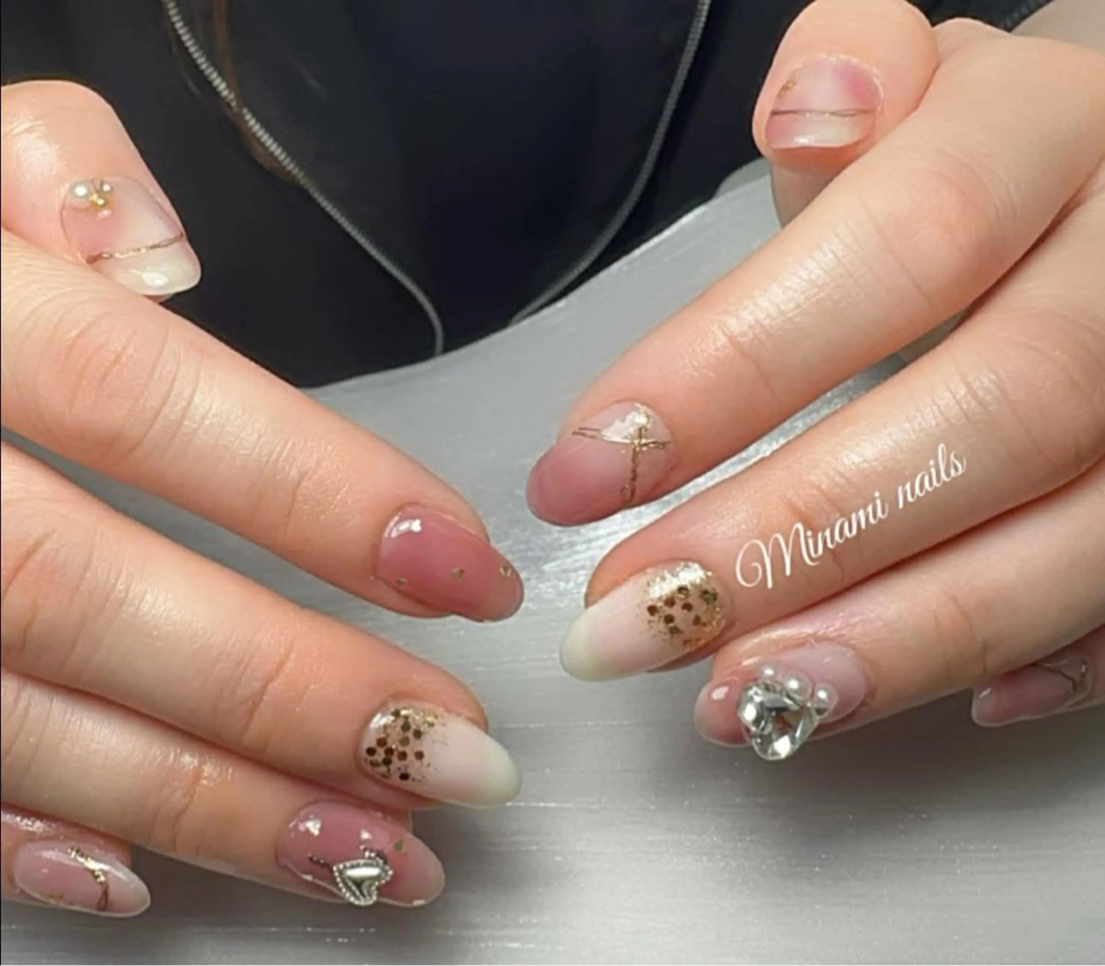 ネイル アートネイル オーロラネイル ガーリー キラキラネイル 韓国ネイル ハンドネイル Minami Nailsのネイルデザイン