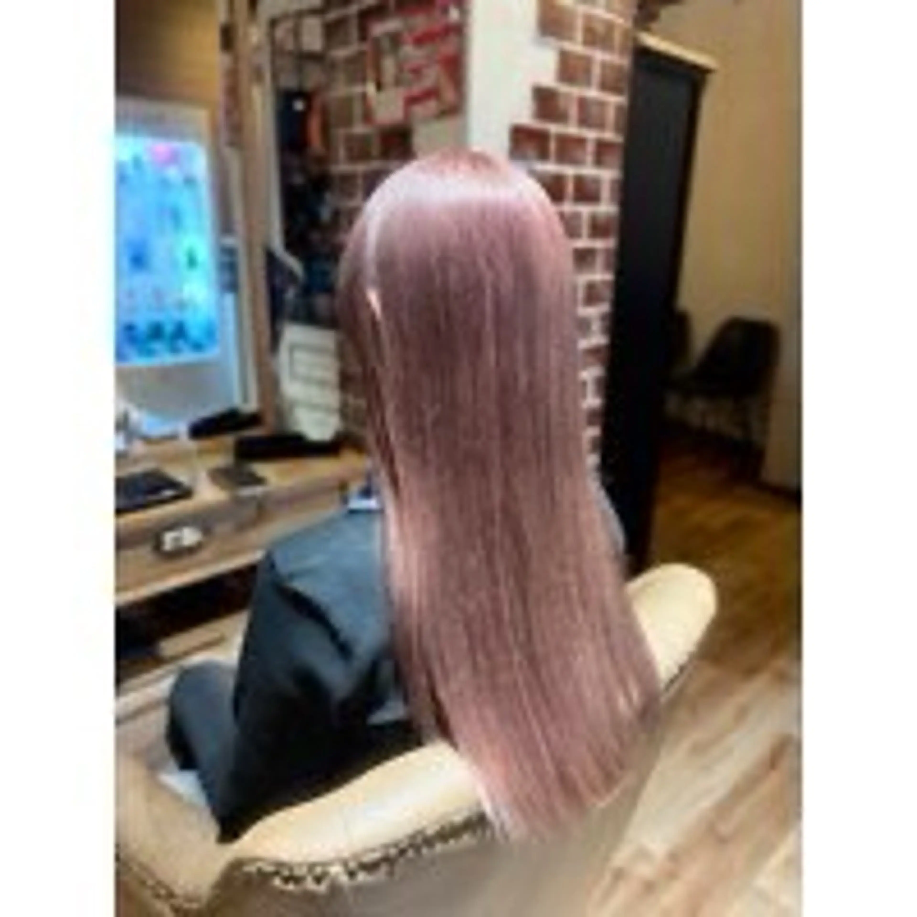 カラー 巽 愛夏のヘアスタイル