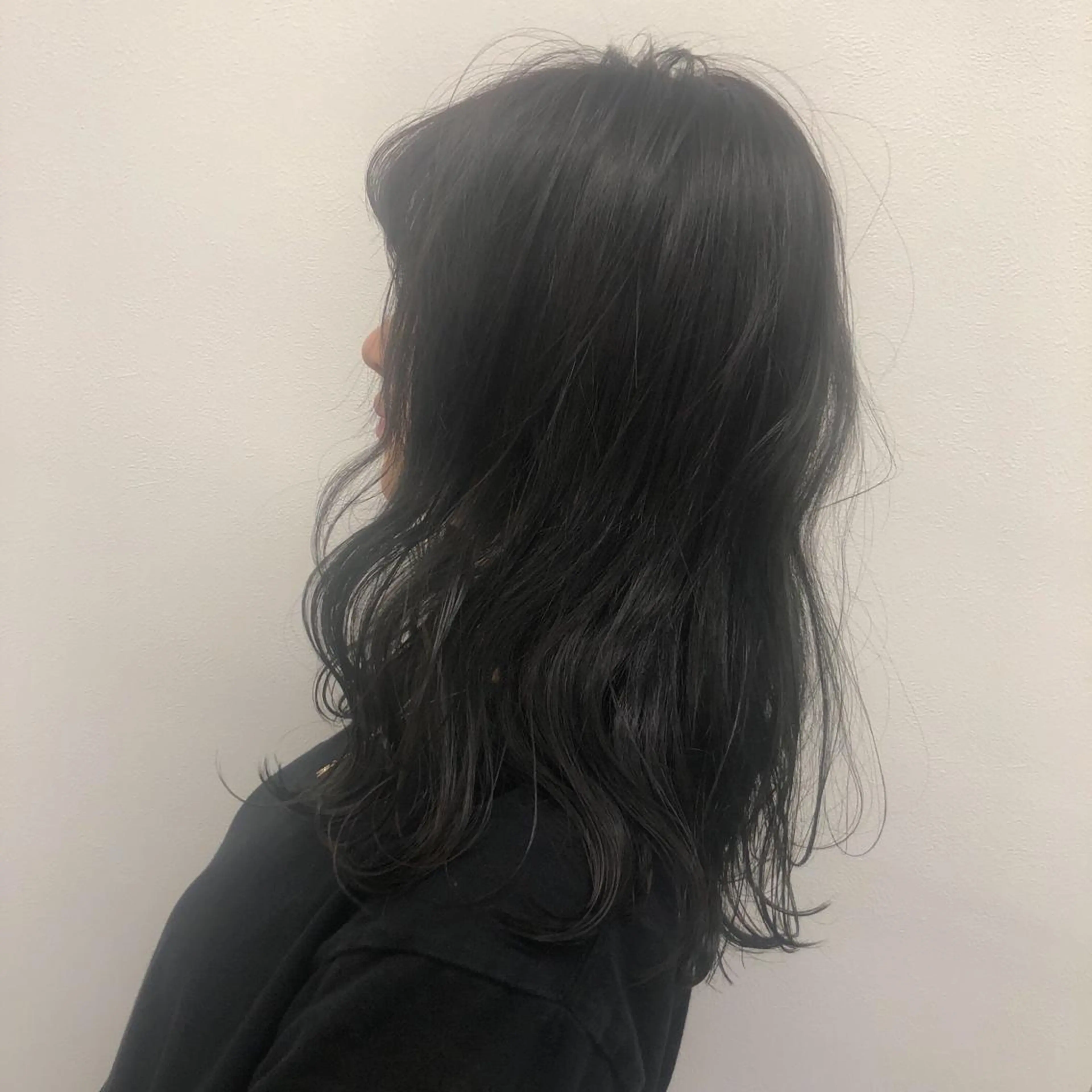 ミディアム カラー ヘアアレンジ ダークグレー 美髪矯正/透明感カラ ー🫧YUUKI🫧のヘアスタイル