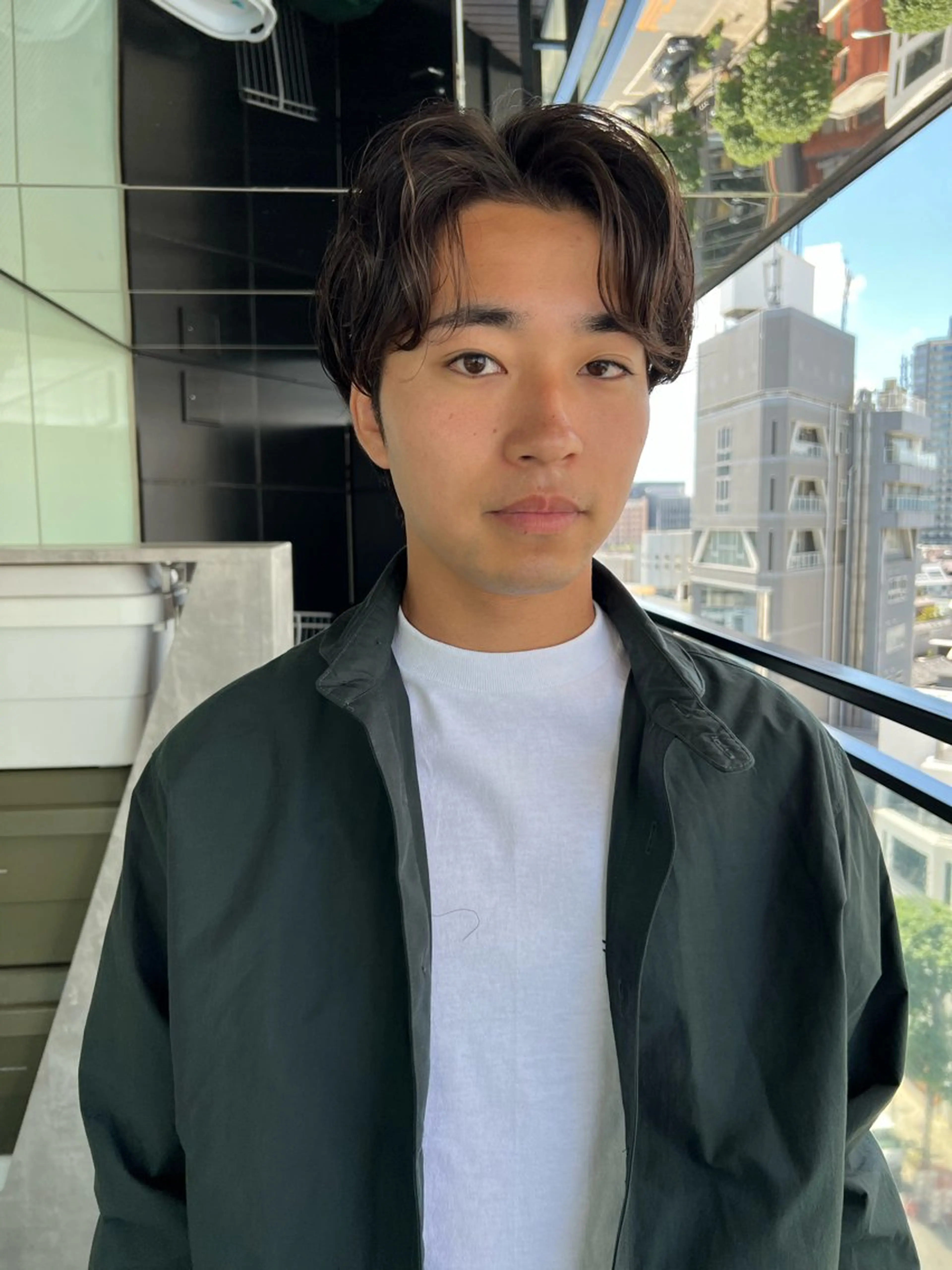 ショート メンズ センターパート メンズパーマ 表参道メンズカット hikariのヘアスタイル