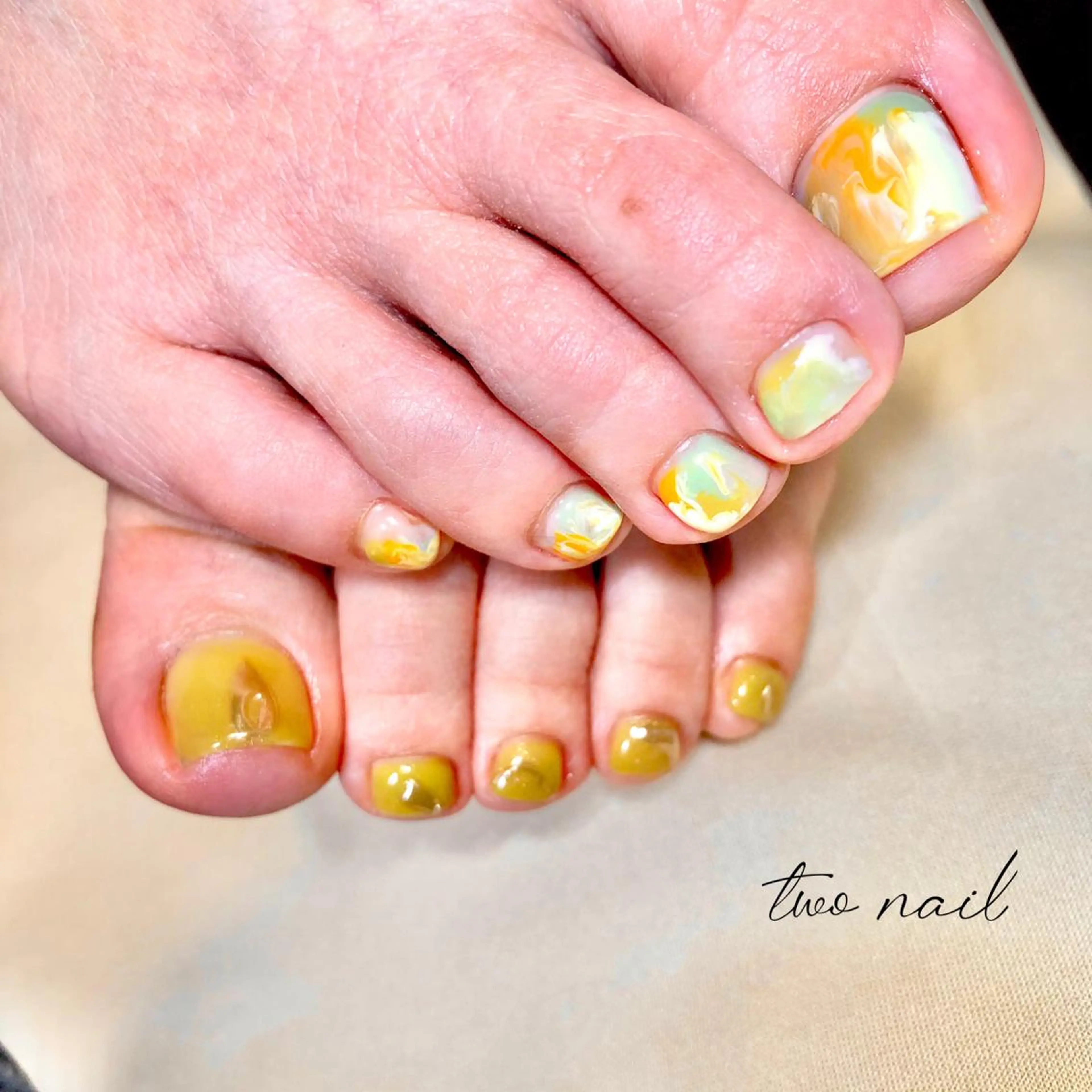 ネイル アートネイル フットネイル ハート ニュアンスネイル ホワイト two nailのネイルデザイン