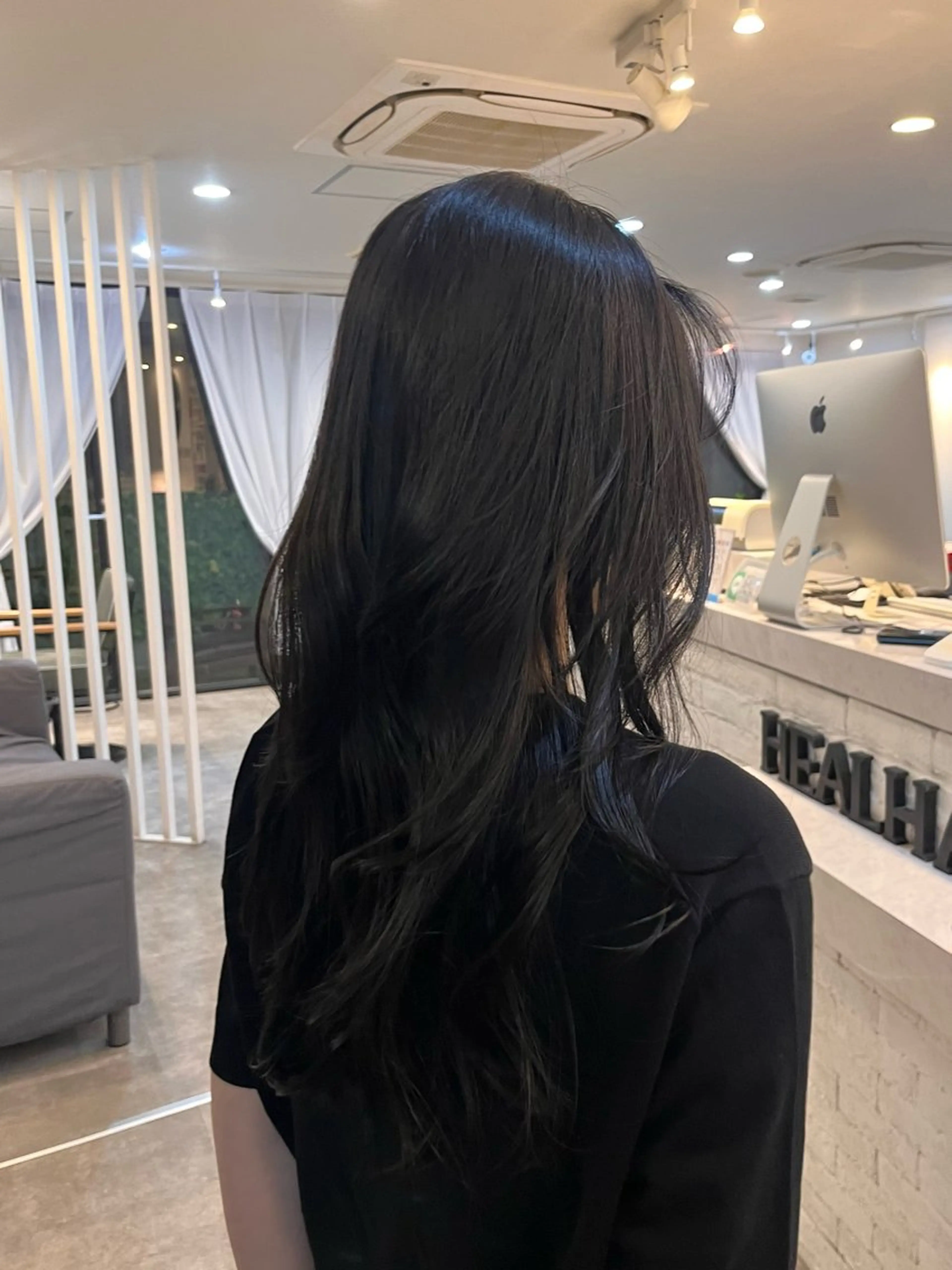 カラー HEALHAIR 堀江店のヘアスタイル
