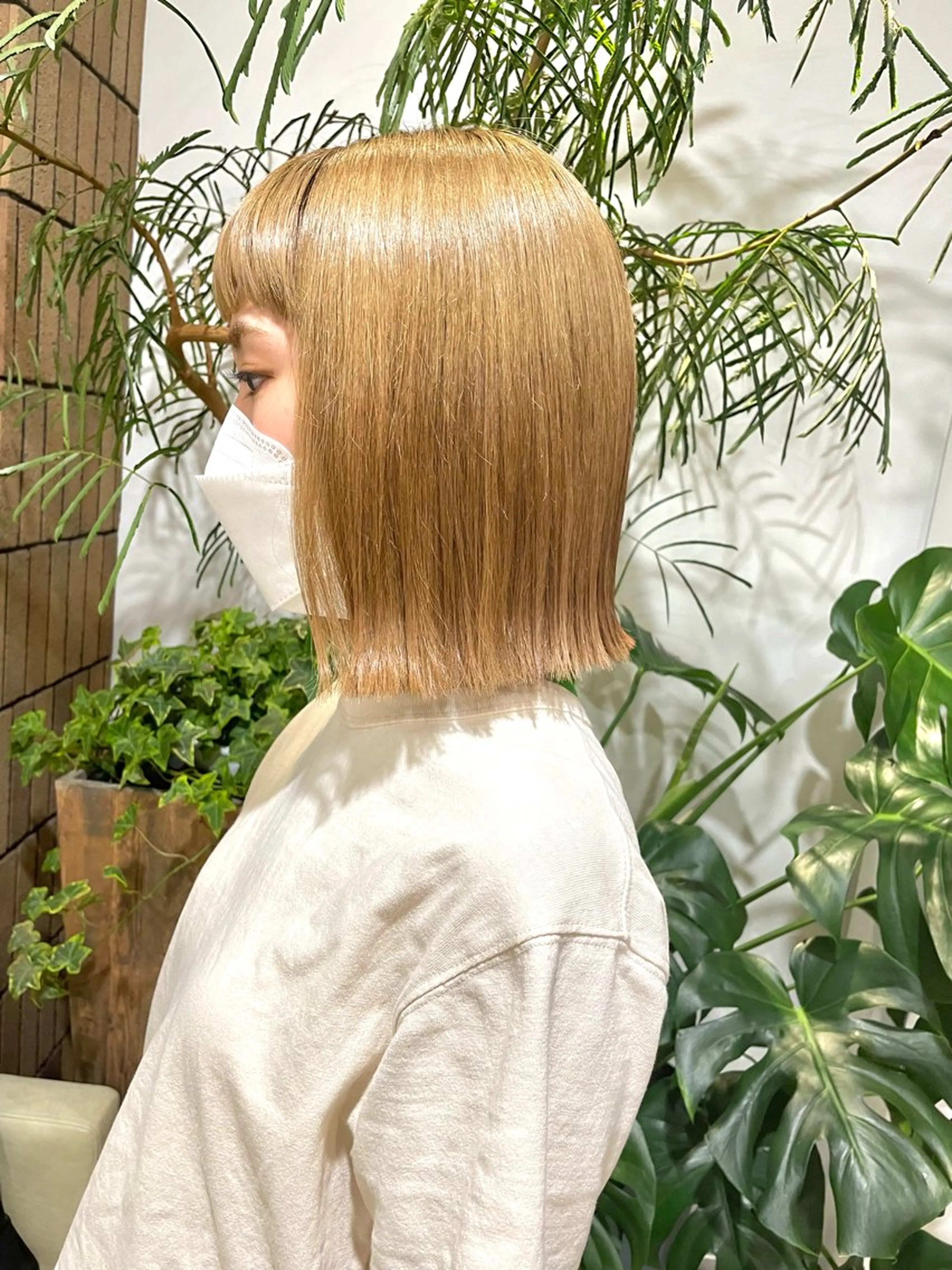 ミディアム カラー 切りっぱなしボブ ブリーチ ボブ ヘアカラー 尾崎 弘和のヘアスタイル