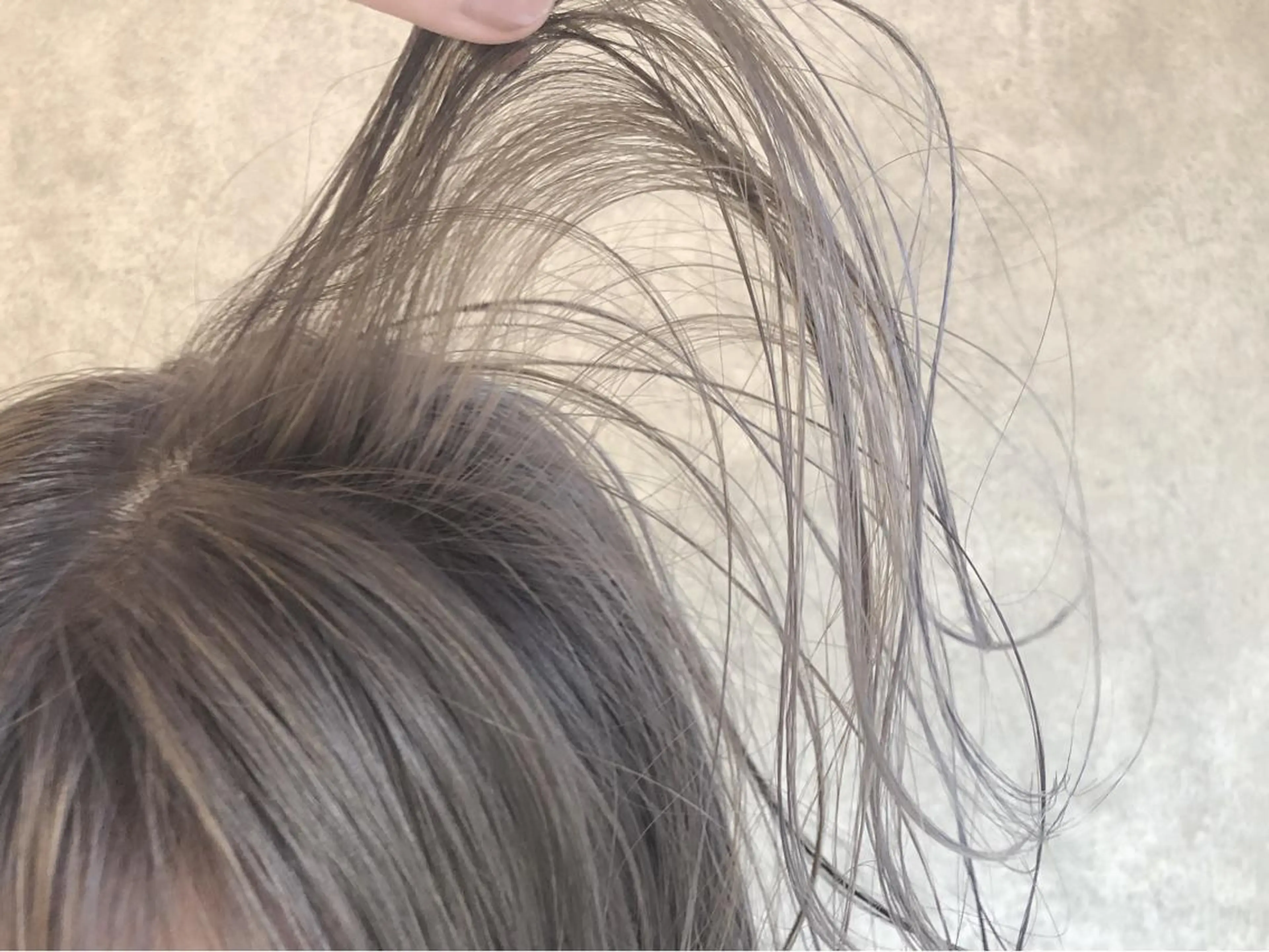 ショート カラー 顔周りレイヤー/韓国 ブリーチminamiのヘアスタイル