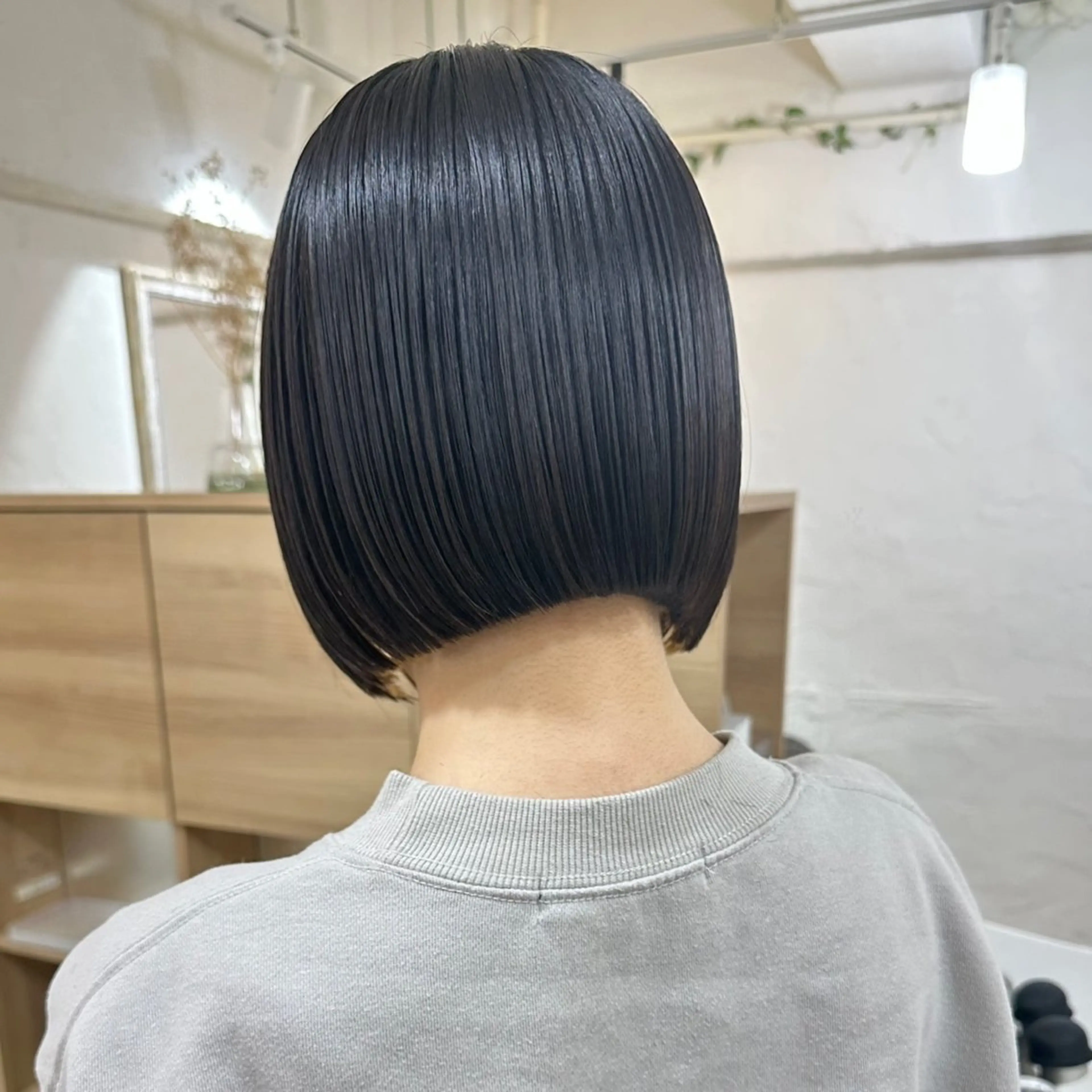 ショート 切りっぱなしボブ 前下がりボブ ボブ ウルフカット カット 縮毛矯正 トリートメント 銀座No.1髪質改善 縮毛矯正/本木のヘアスタイル