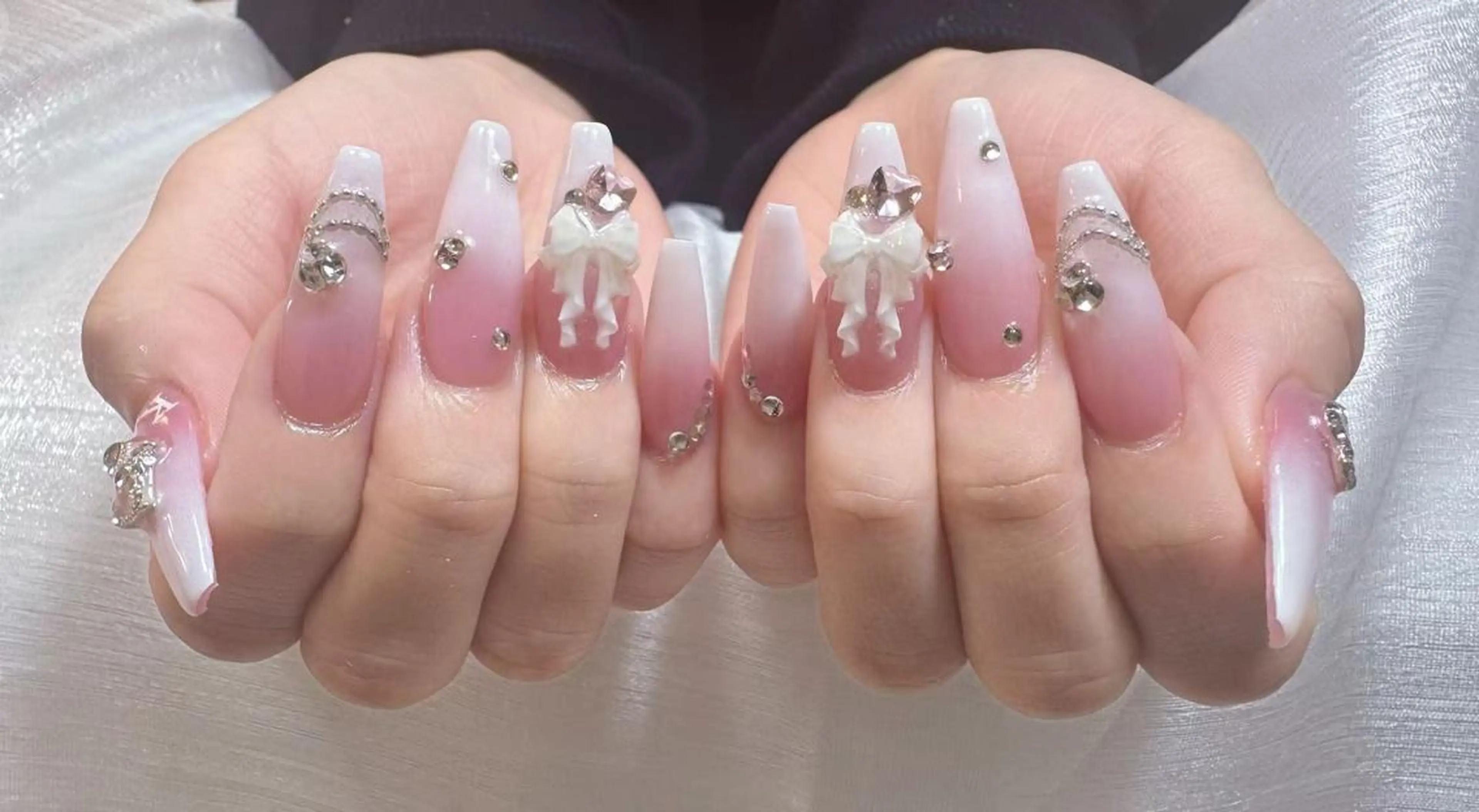 ネイル 長さ出し フレンチネイル ジェルネイル ガラスフレンチ 韓国ネイル Hana Bloom Nail💛Rinaのネイルデザイン