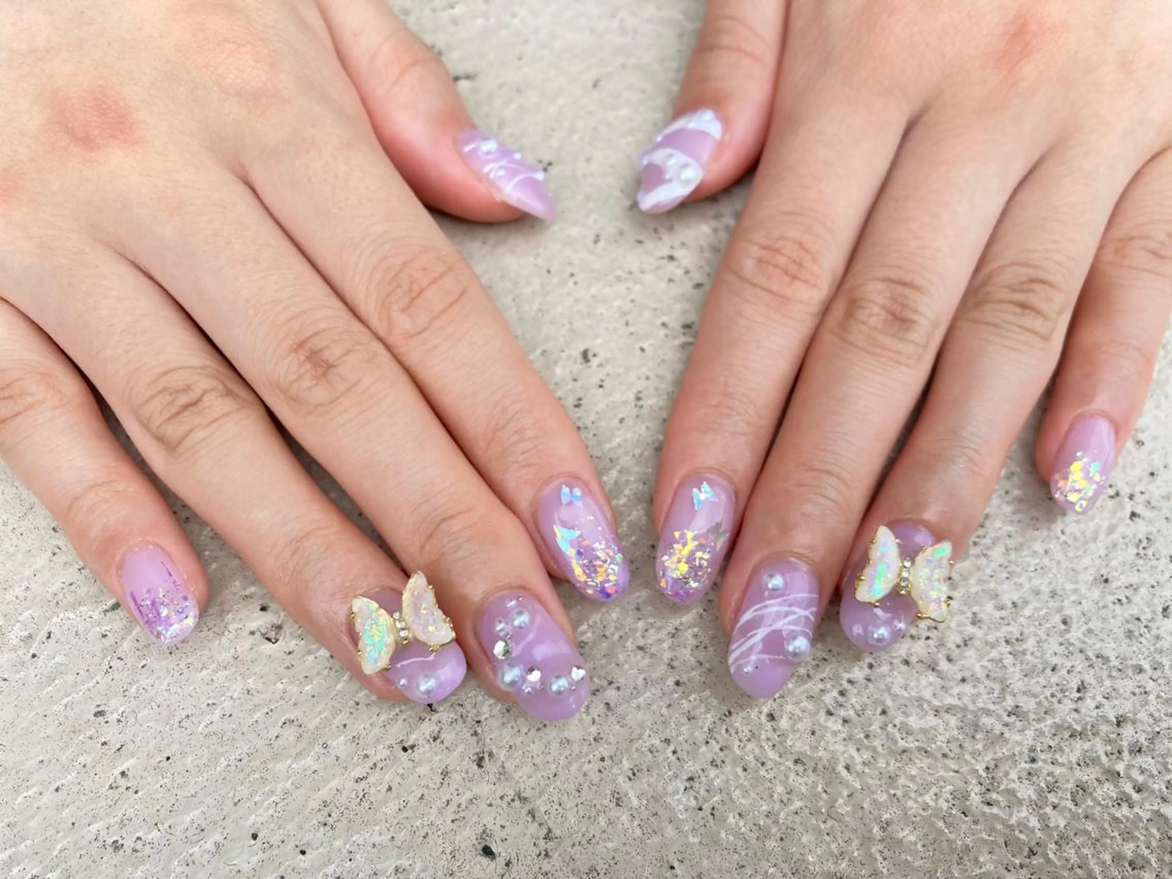 ミディアム ネイル ハンドネイル フットネイル ✴︎ Delightのネイルデザイン