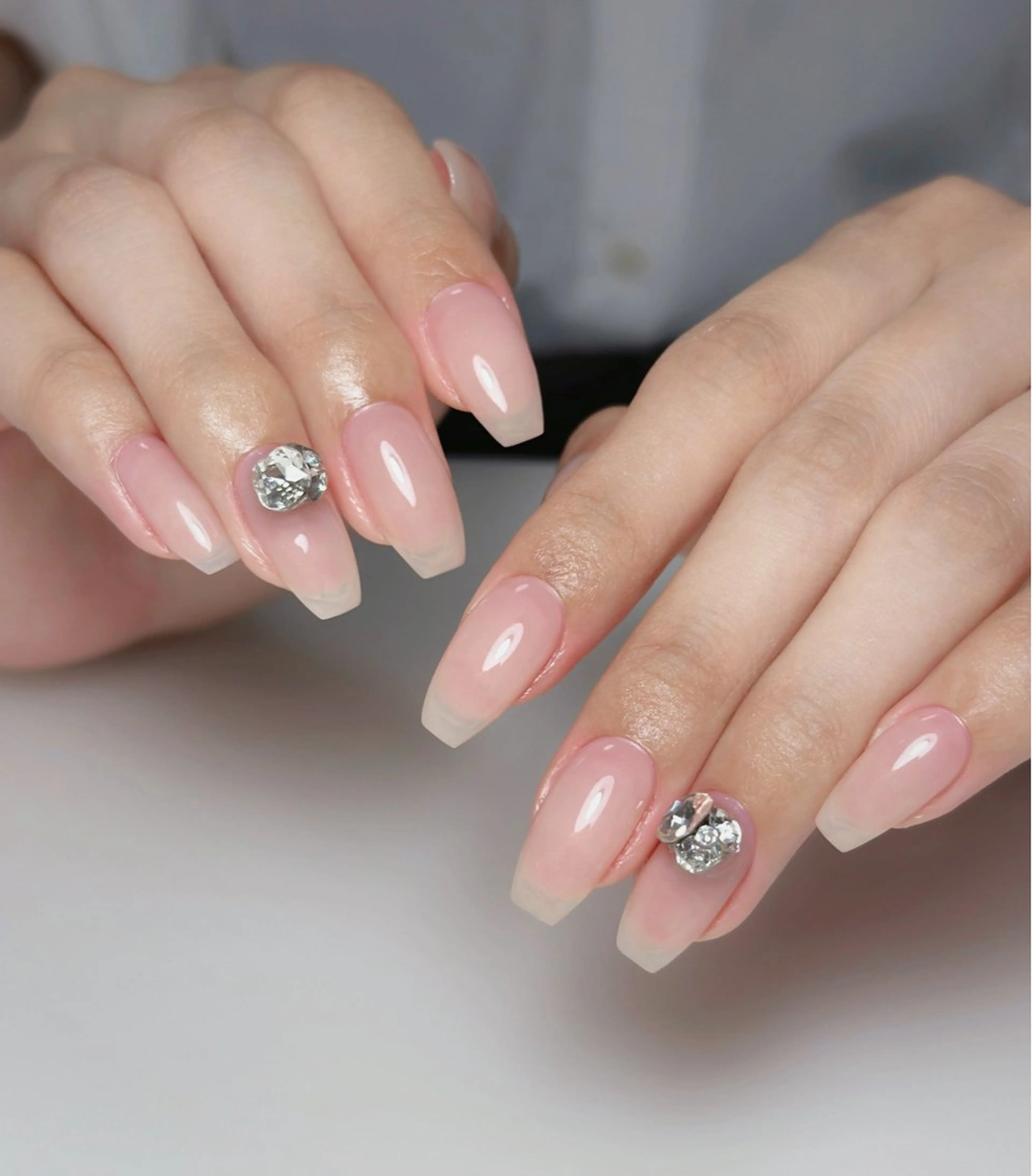 ネイル オーロラネイル 長さ出し フットネイル 韓国ネイル ラメ(グリッター) ハンドネイル 👍thumbs up nail👍のネイルデザイン