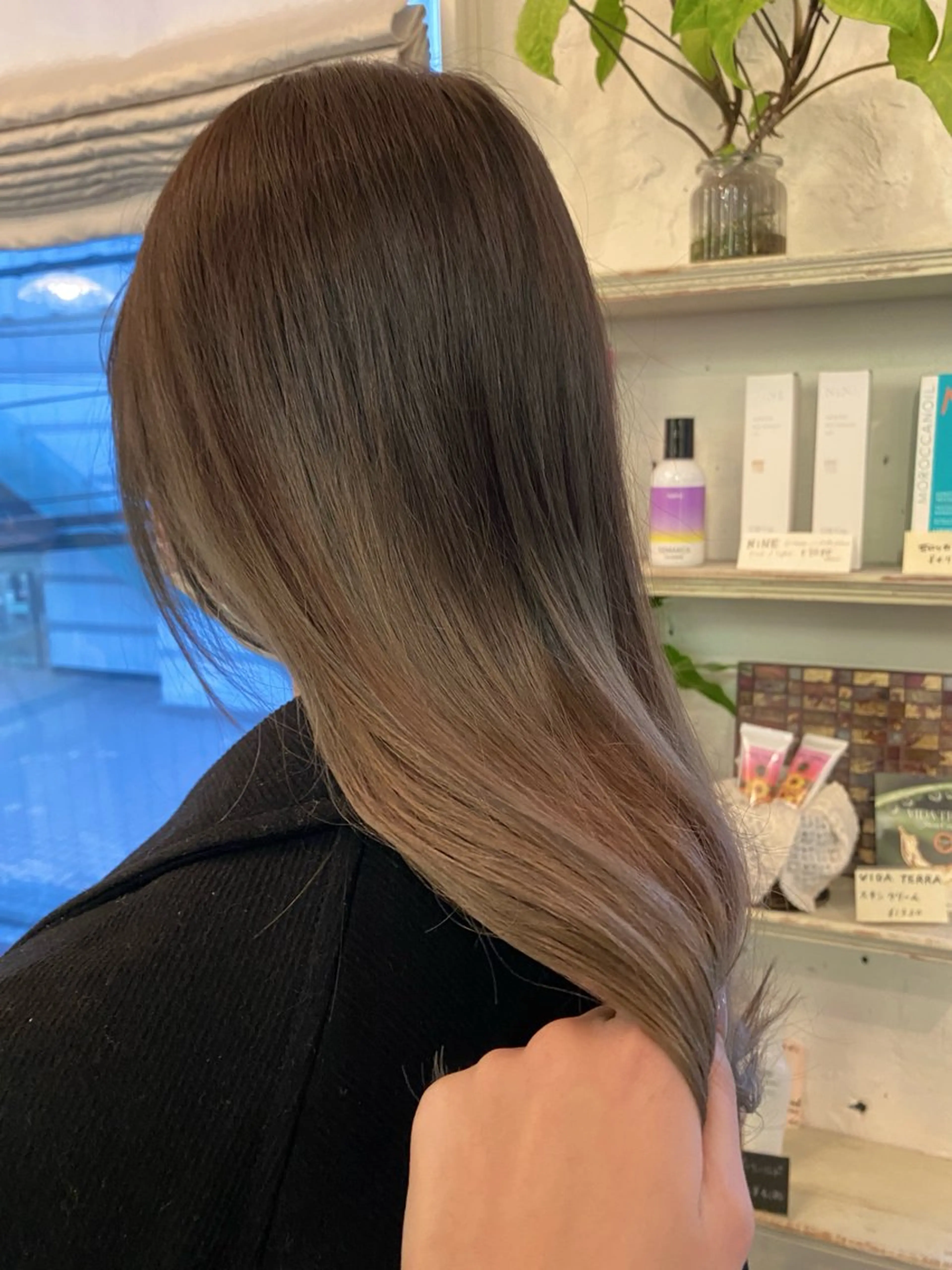 ロング カラー ベージュカラー ブリーチ ケアストレート ハナシロミサキのヘアスタイル