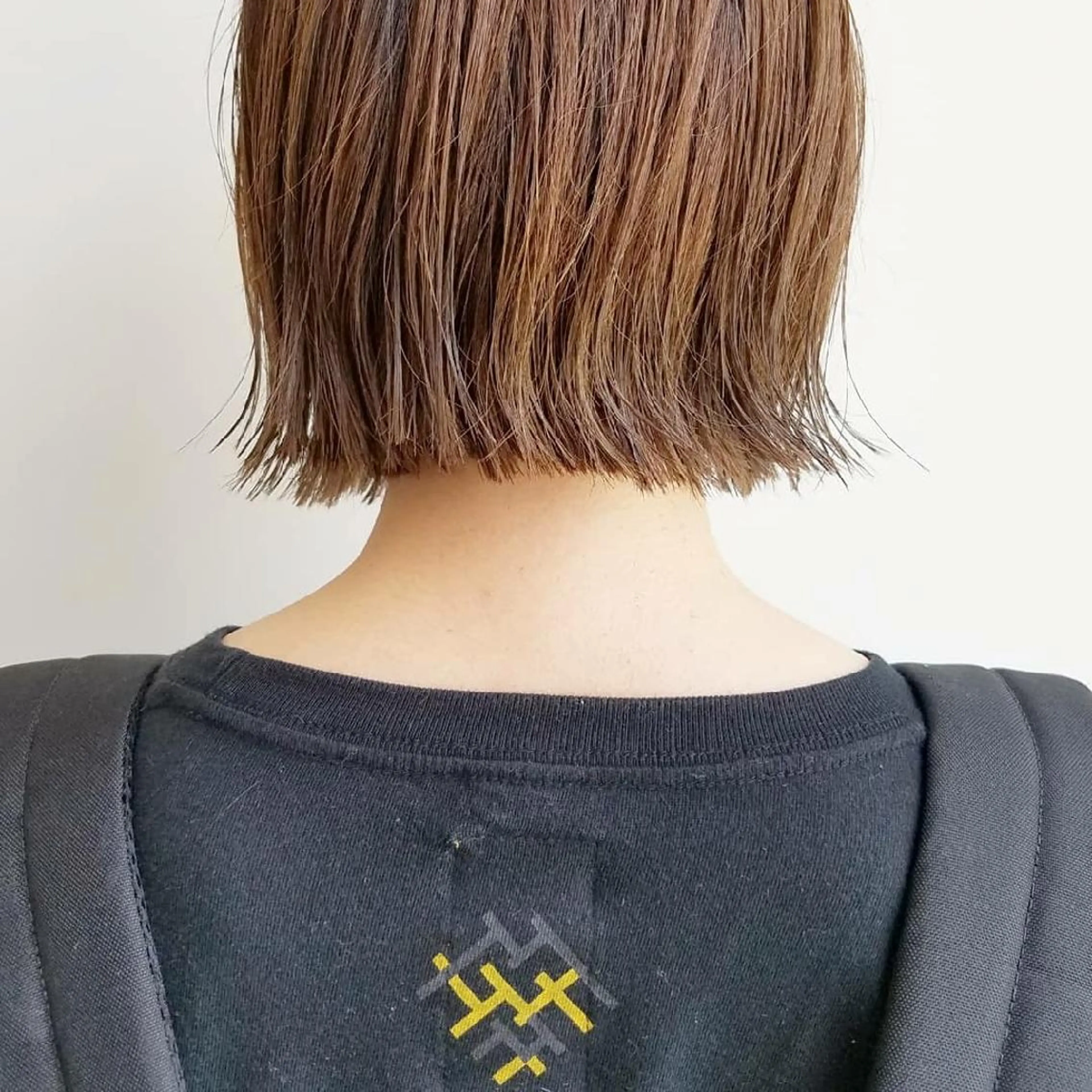 ショート カラー パーマ ショートヘア iplus まつげ、眉毛、耳つぼのマツエク・マツパデザイン