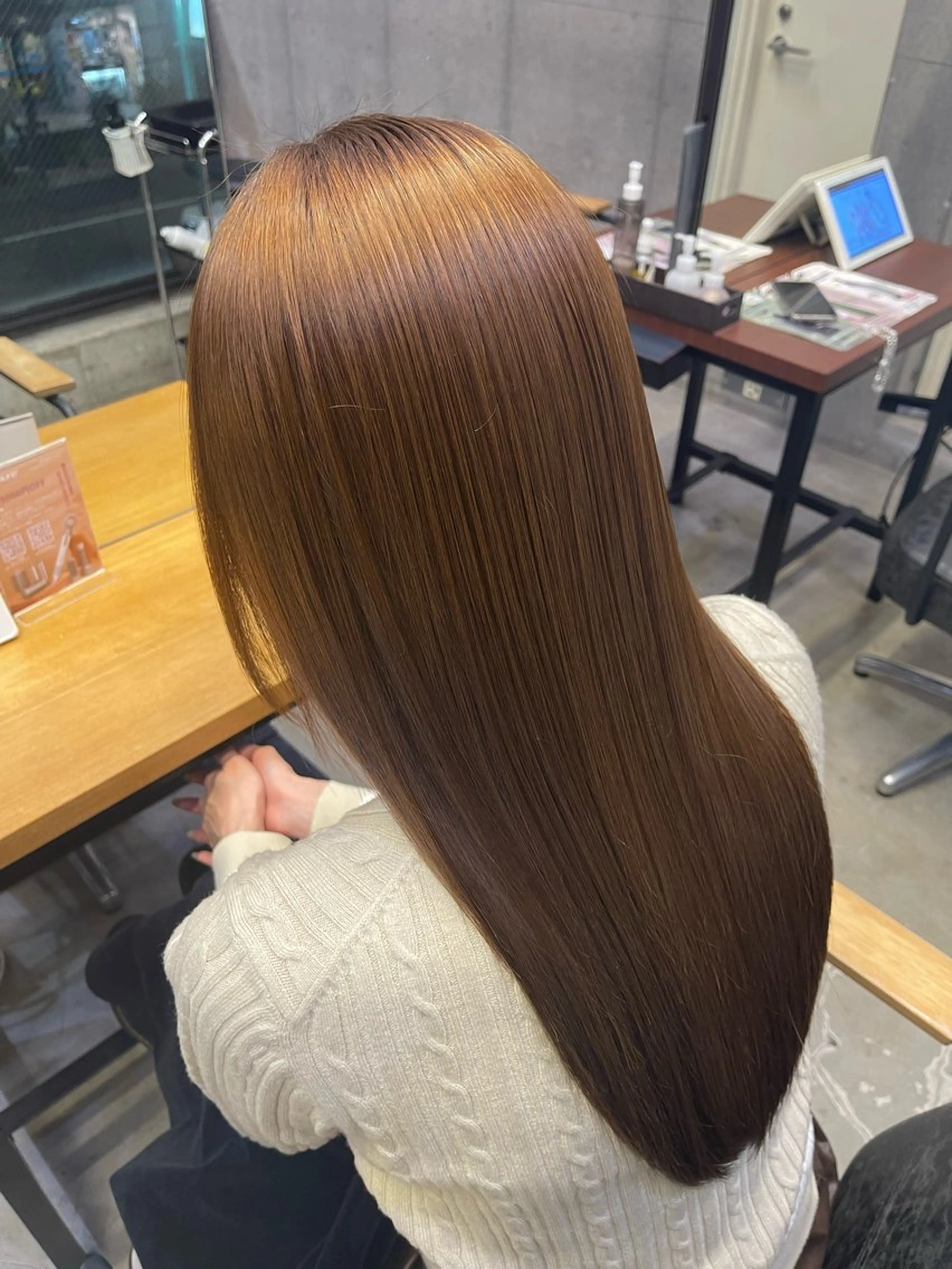 ロング 平栗 篤のヘアスタイル