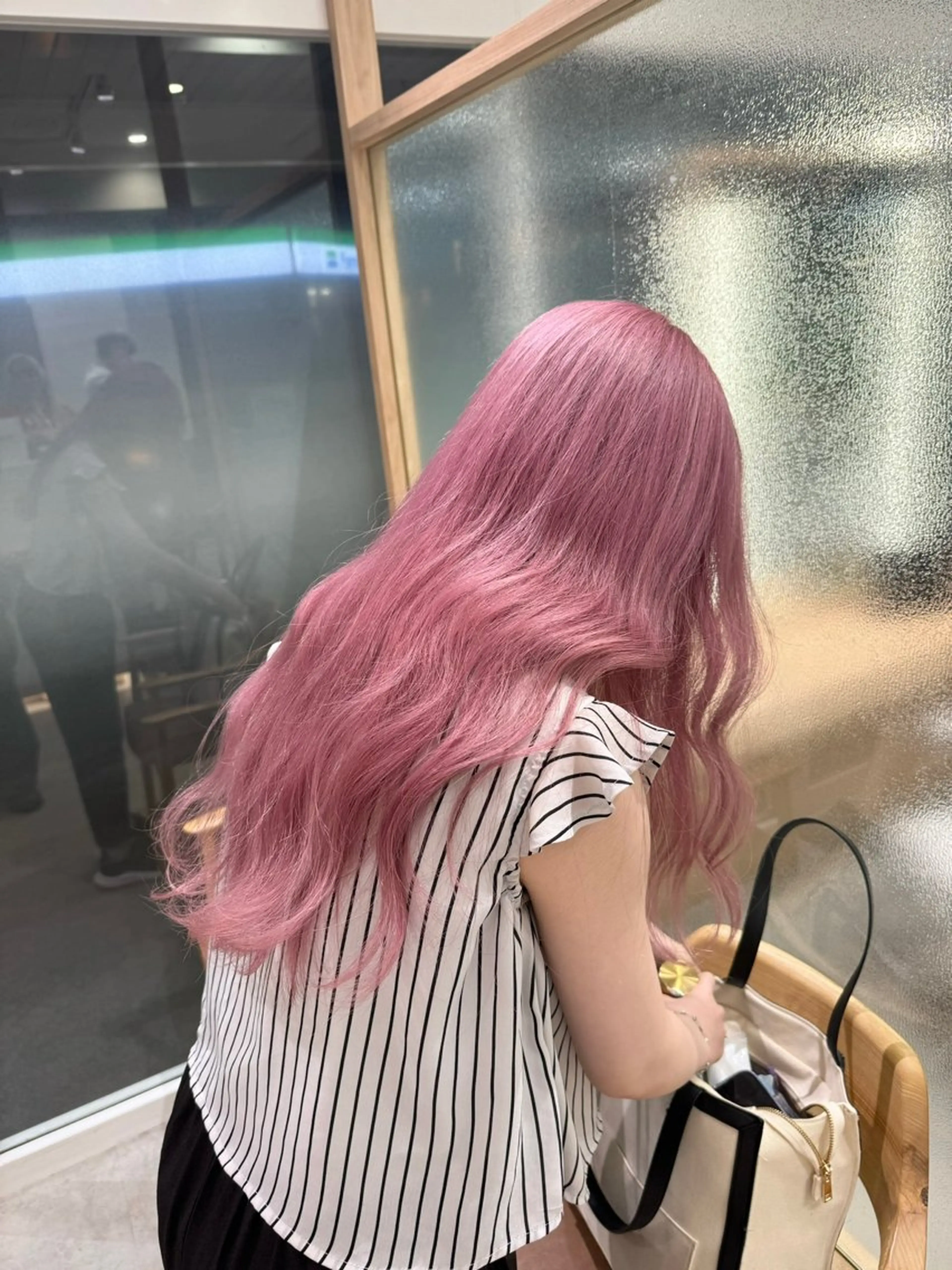 カラー ピンクカラー ヘアカラー トリートメント 《ブリーチ/赤み消し /髪質改善》若松良樹のヘアスタイル