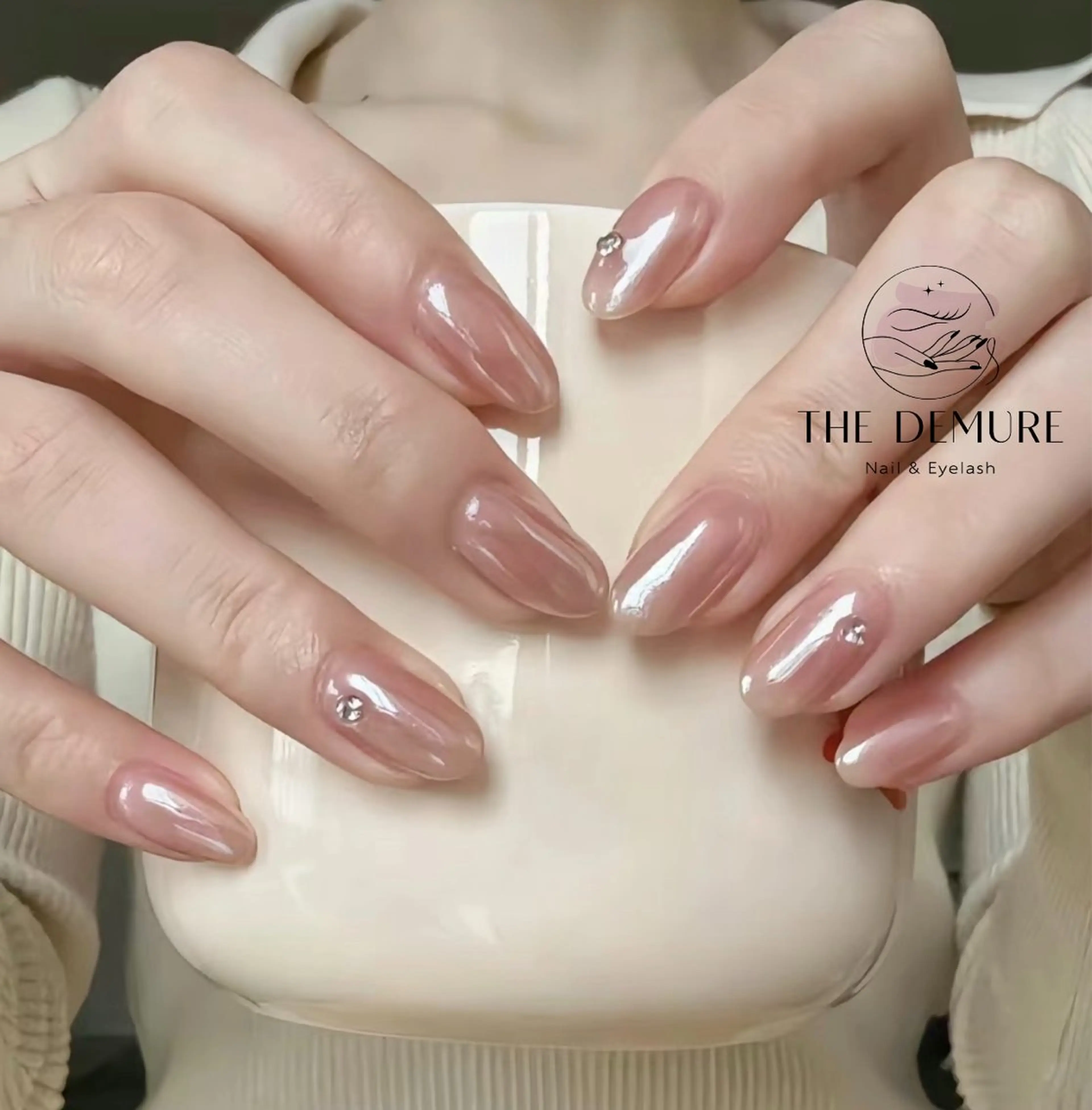 ネイル アートネイル キラキラネイル 韓国ネイル 水色 ロングネイル ハンドネイル ハンドケア NailDemure 【銀座店】のネイルデザイン