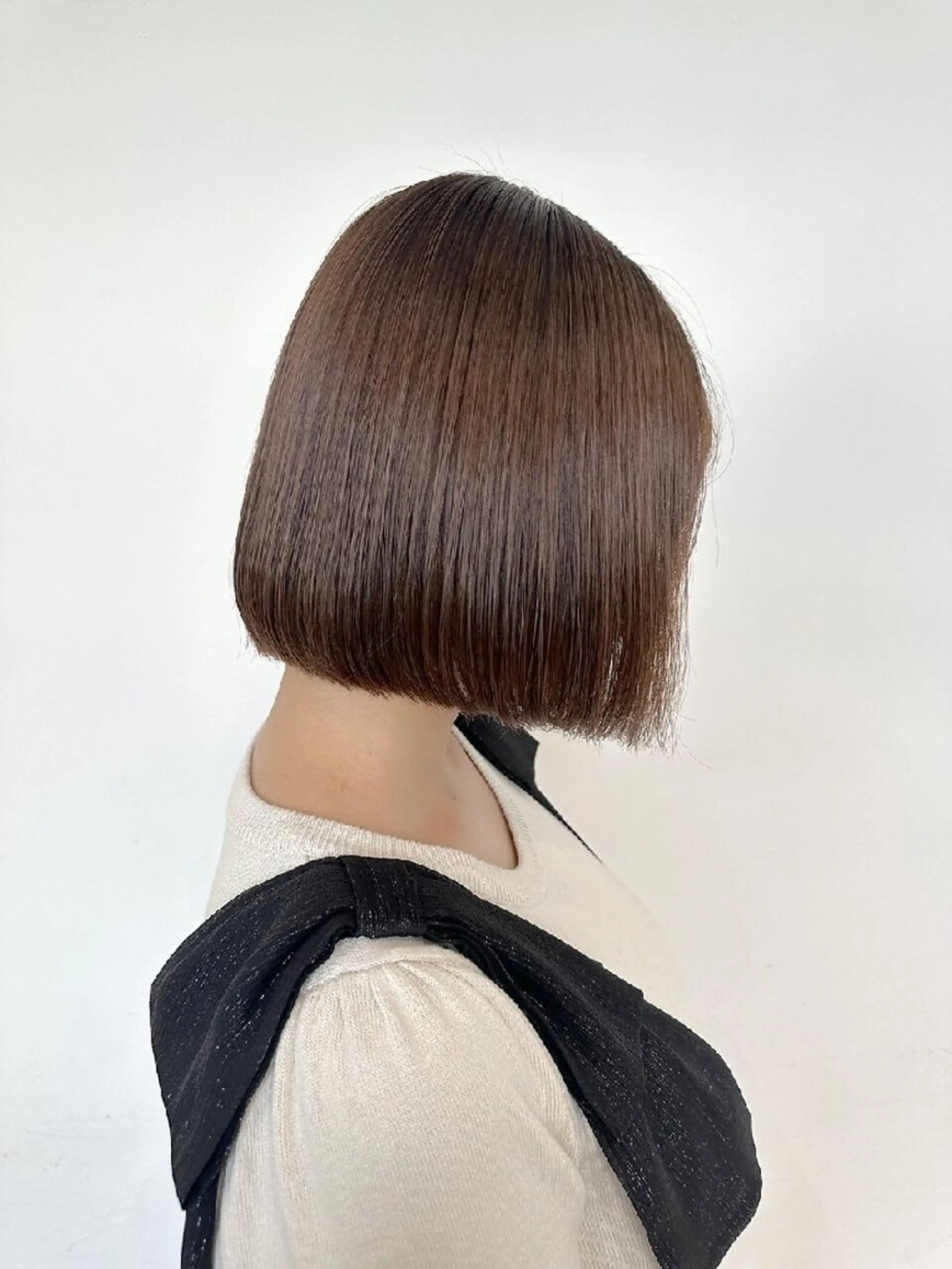 ショート カラー 江坂 misaki のヘアスタイル