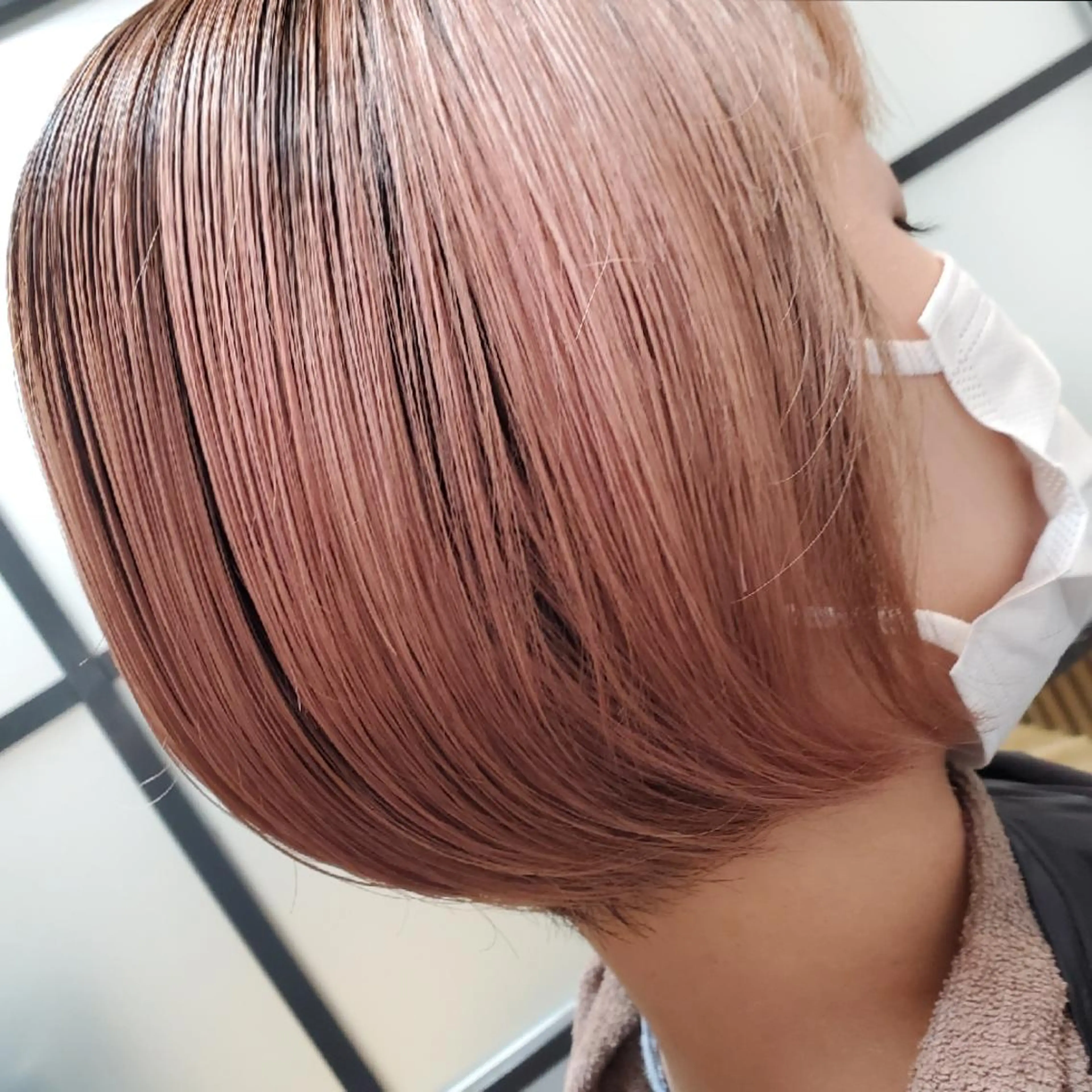 ショート カラー ハンサムショート ブリーチ ピンクカラー ボブ ハロウィン 手島 大貴のヘアスタイル