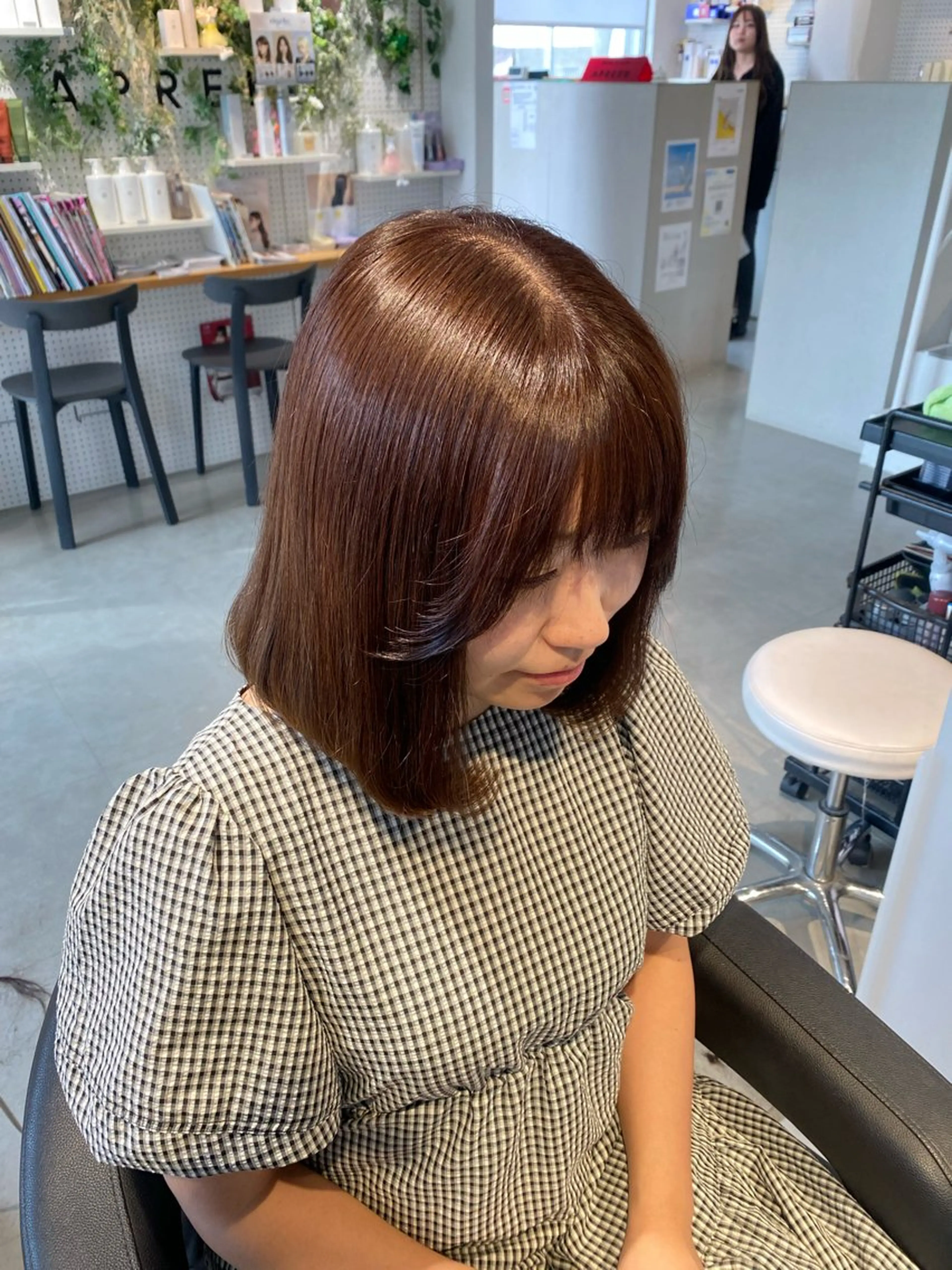 ミディアム カラー APREKO 葵のヘアスタイル