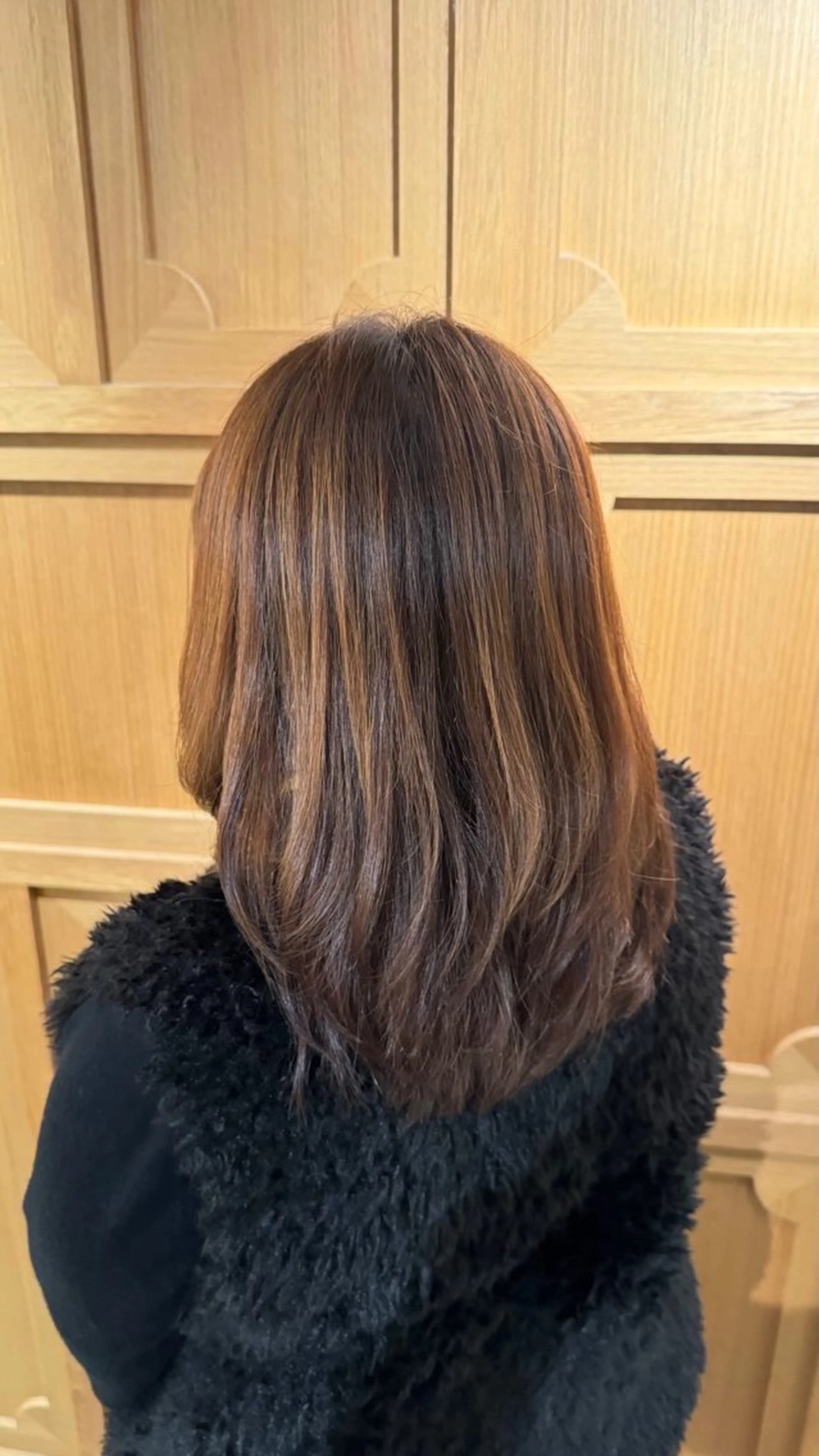 セミロング 山根 里緒のヘアスタイル