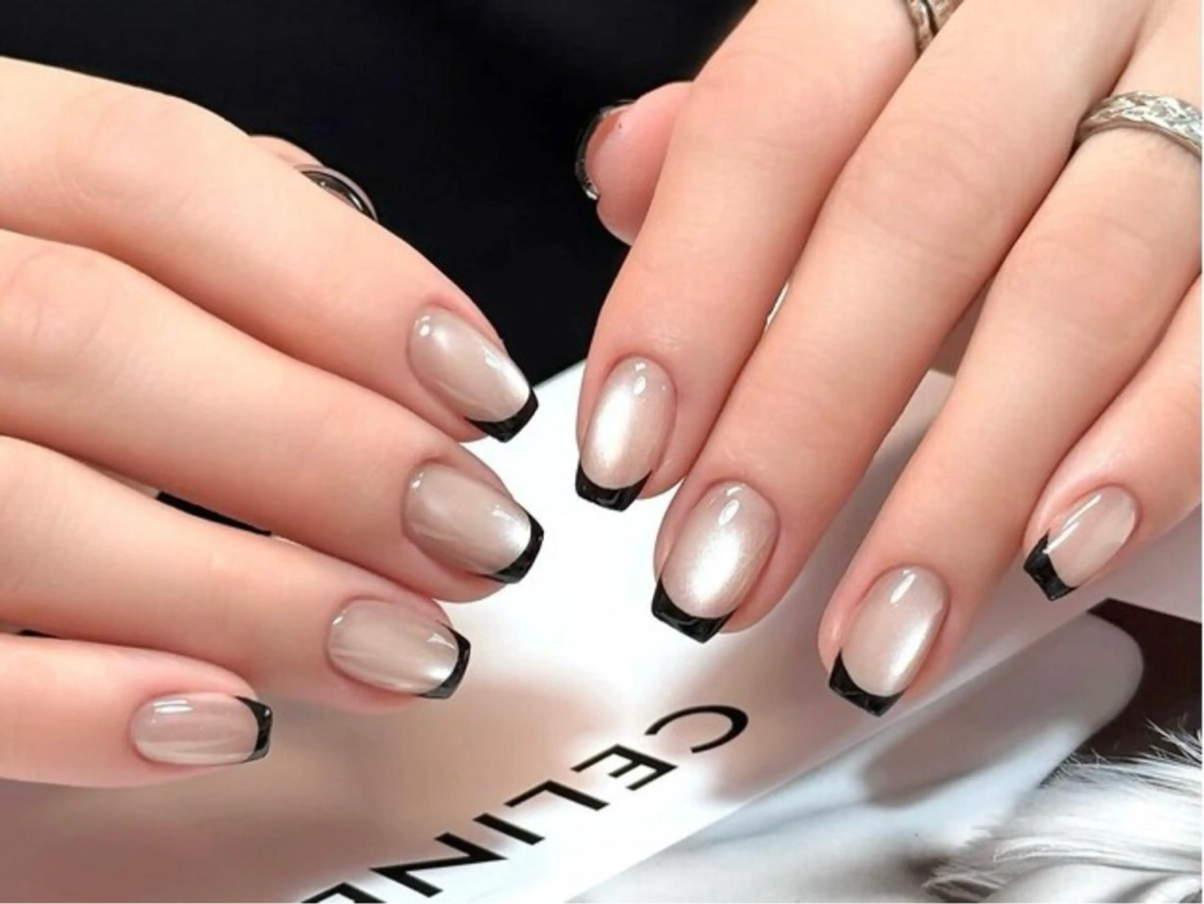 ネイル オーロラネイル カジュアル 長さ出し フレンチネイル ジェルネイル ハンドネイル Flora 🌟のネイルデザイン