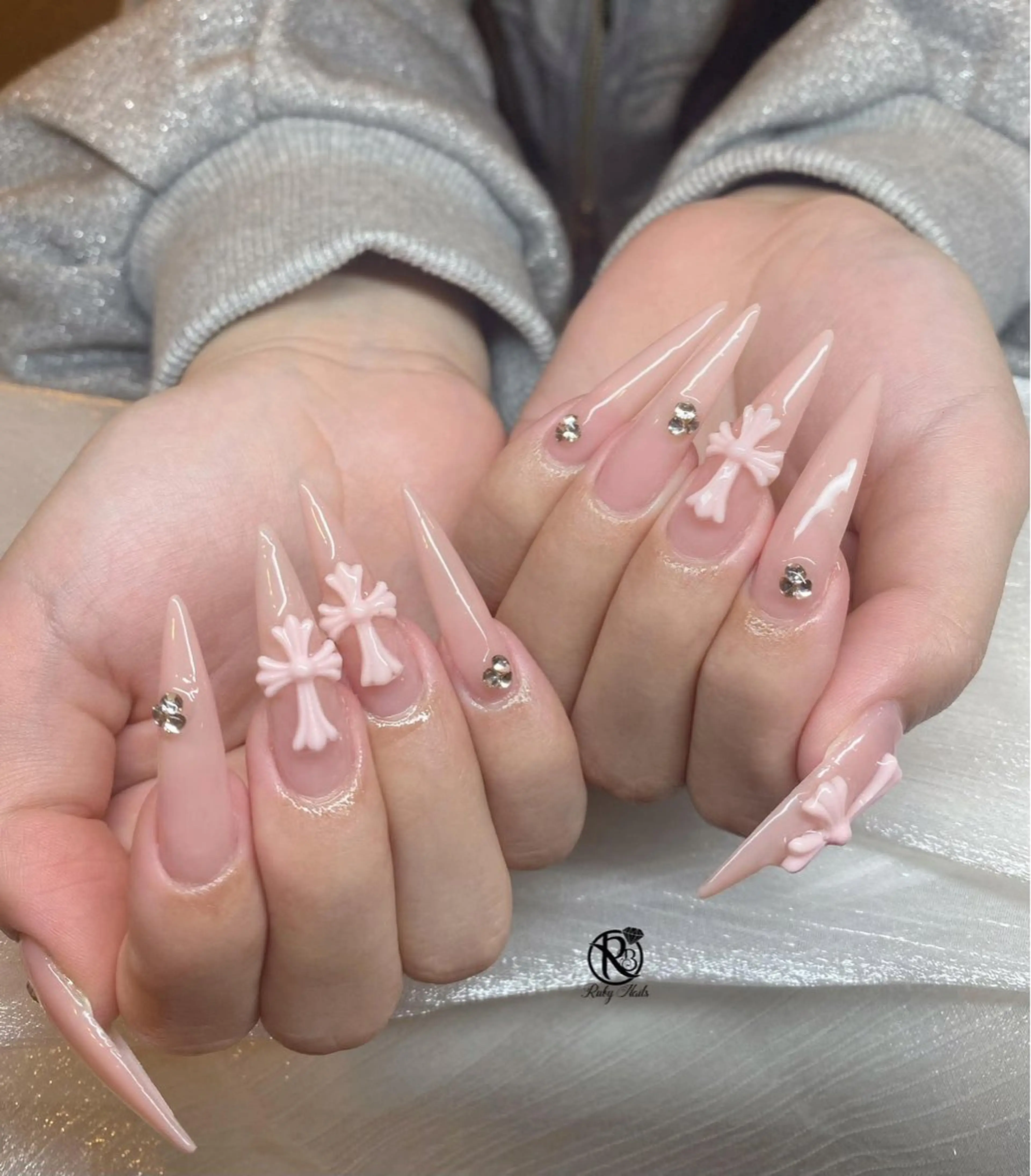 ネイル ボルドー ブラウン チークネイル ドット フットネイル ハンドネイル RUBY Nail 日暮里店のネイルデザイン