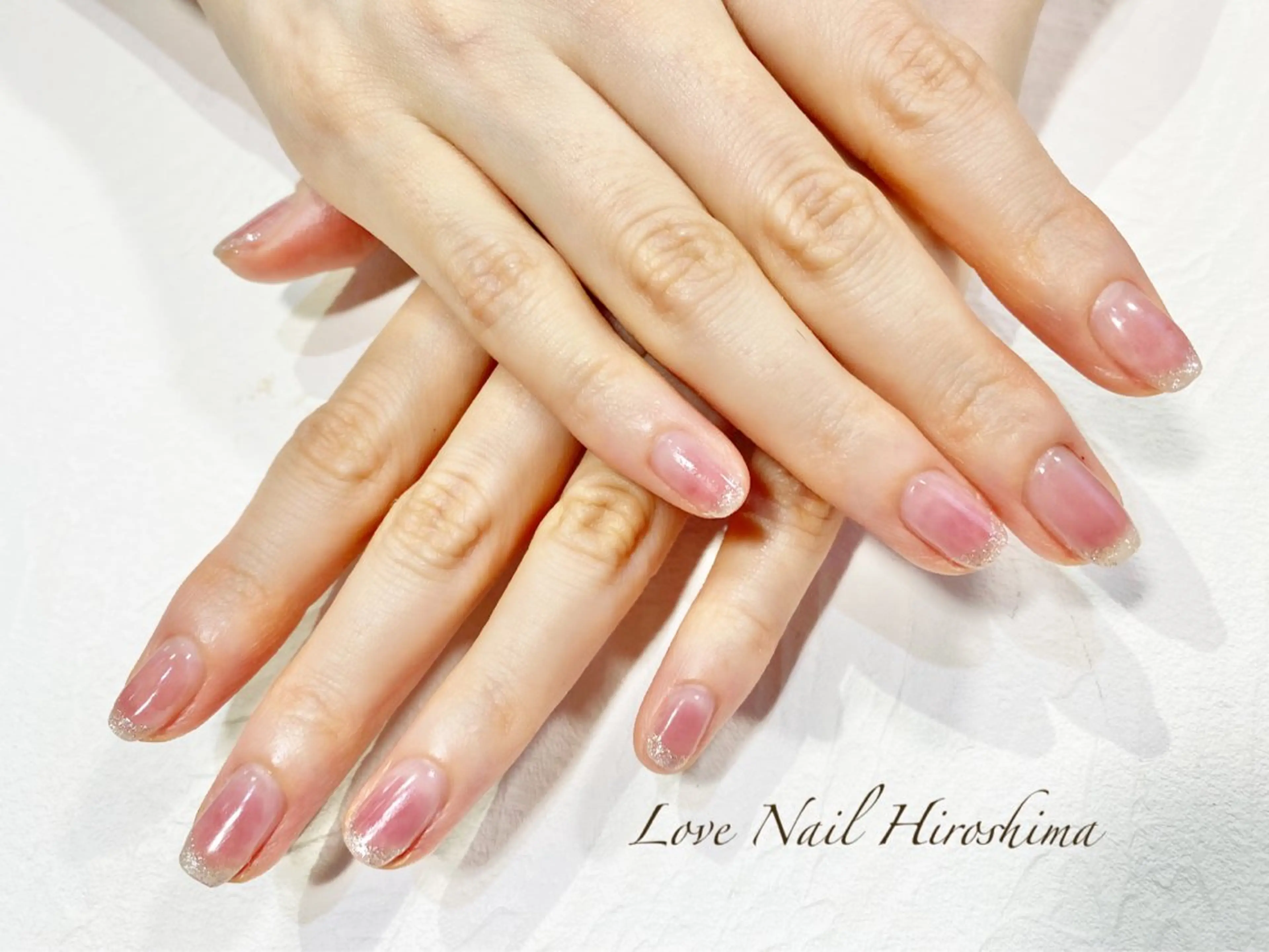 ネイル チークネイル フレンチネイル ラメ(グリッター) LoveNaii広島店所属・LoveNail HIROSHIMAのネイルデザイン