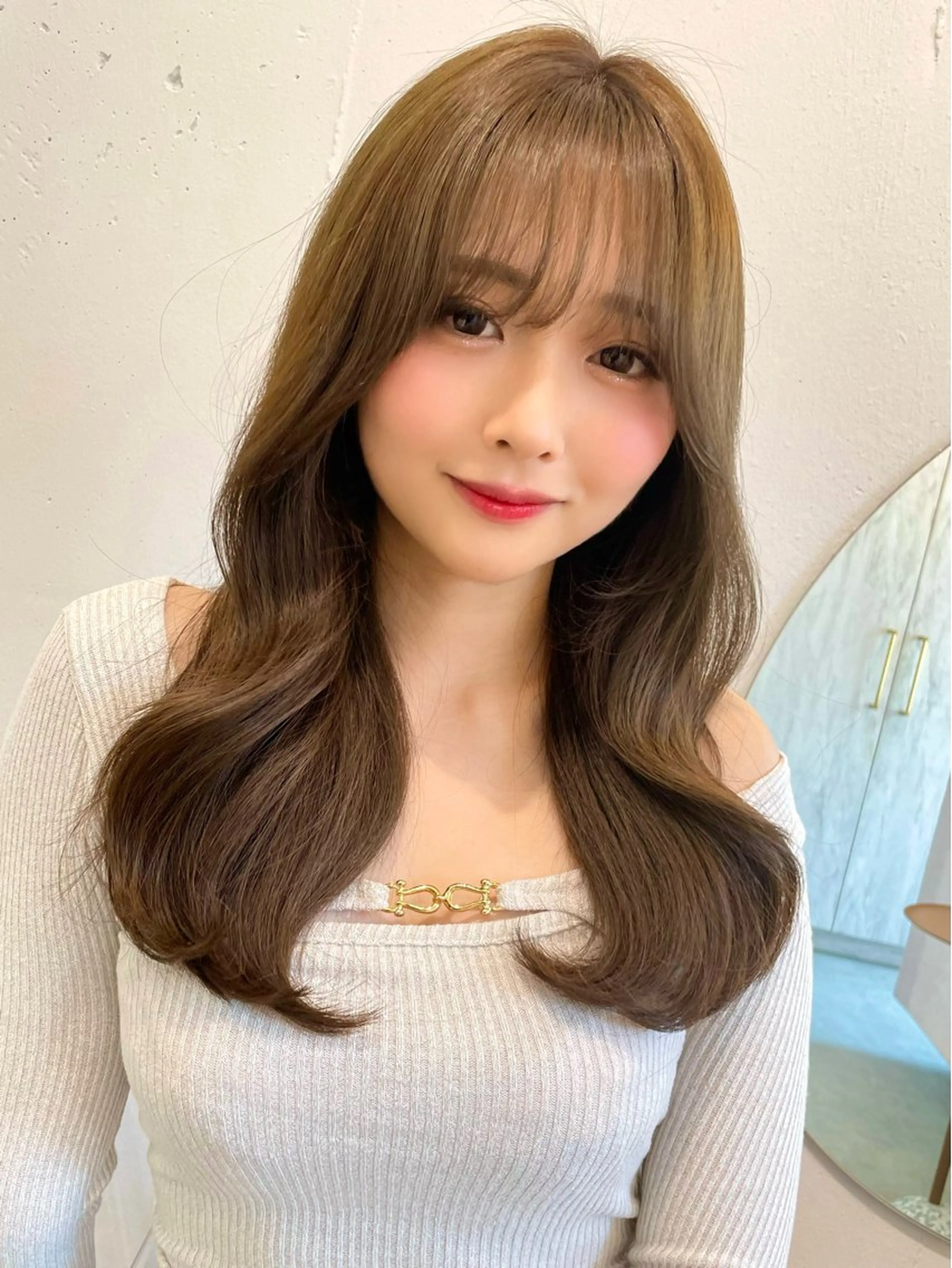 セミロング カラー ベージュカラー ブリーチ 透明感カラー ダブルカラー グレージュ カット ヘアカラー トリートメント 韓国ヘア🤍顔周り/ 髪質改善✨/林遼一郎のヘアスタイル