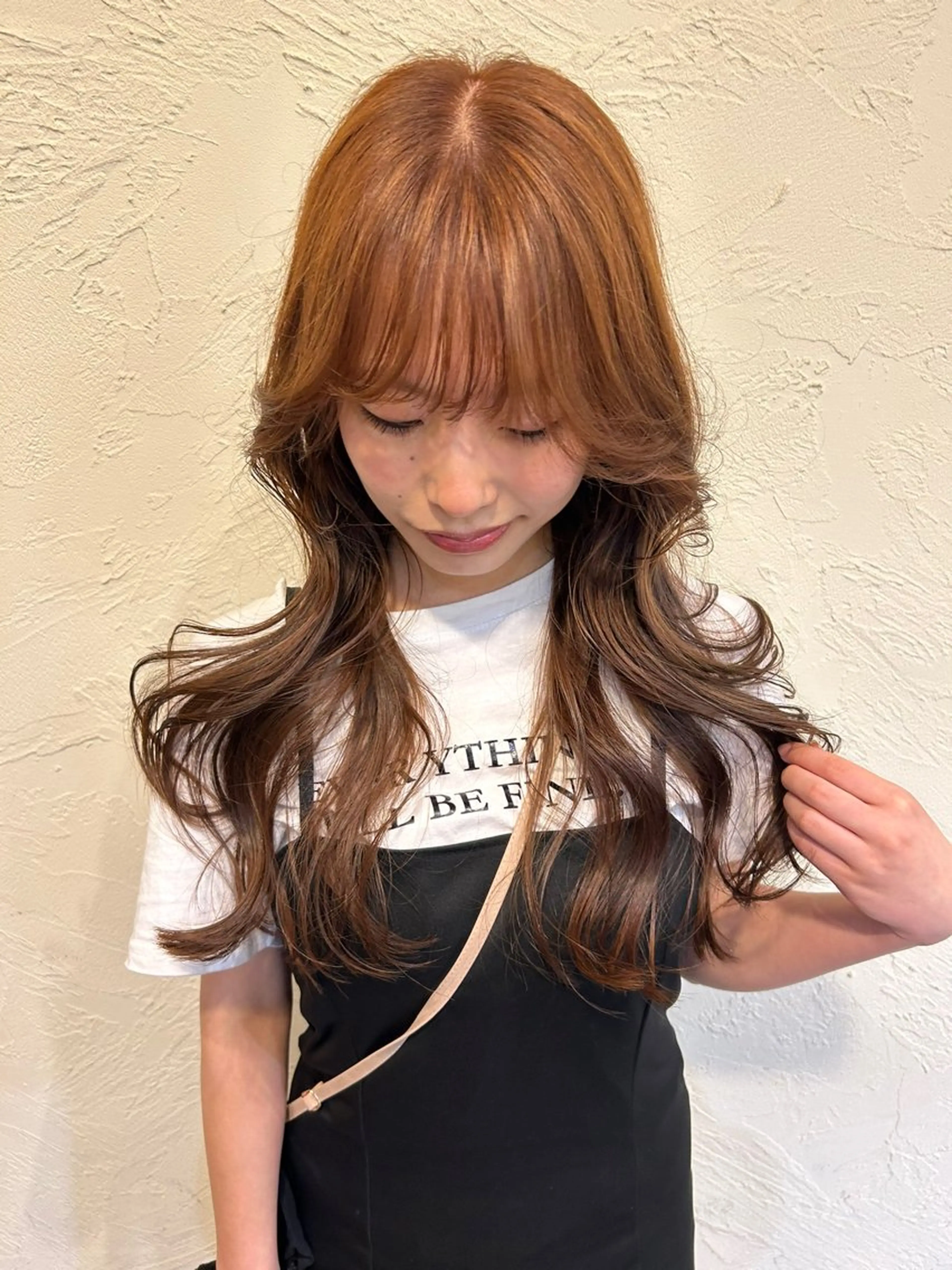 ロング カラー 角田 桃香のヘアスタイル
