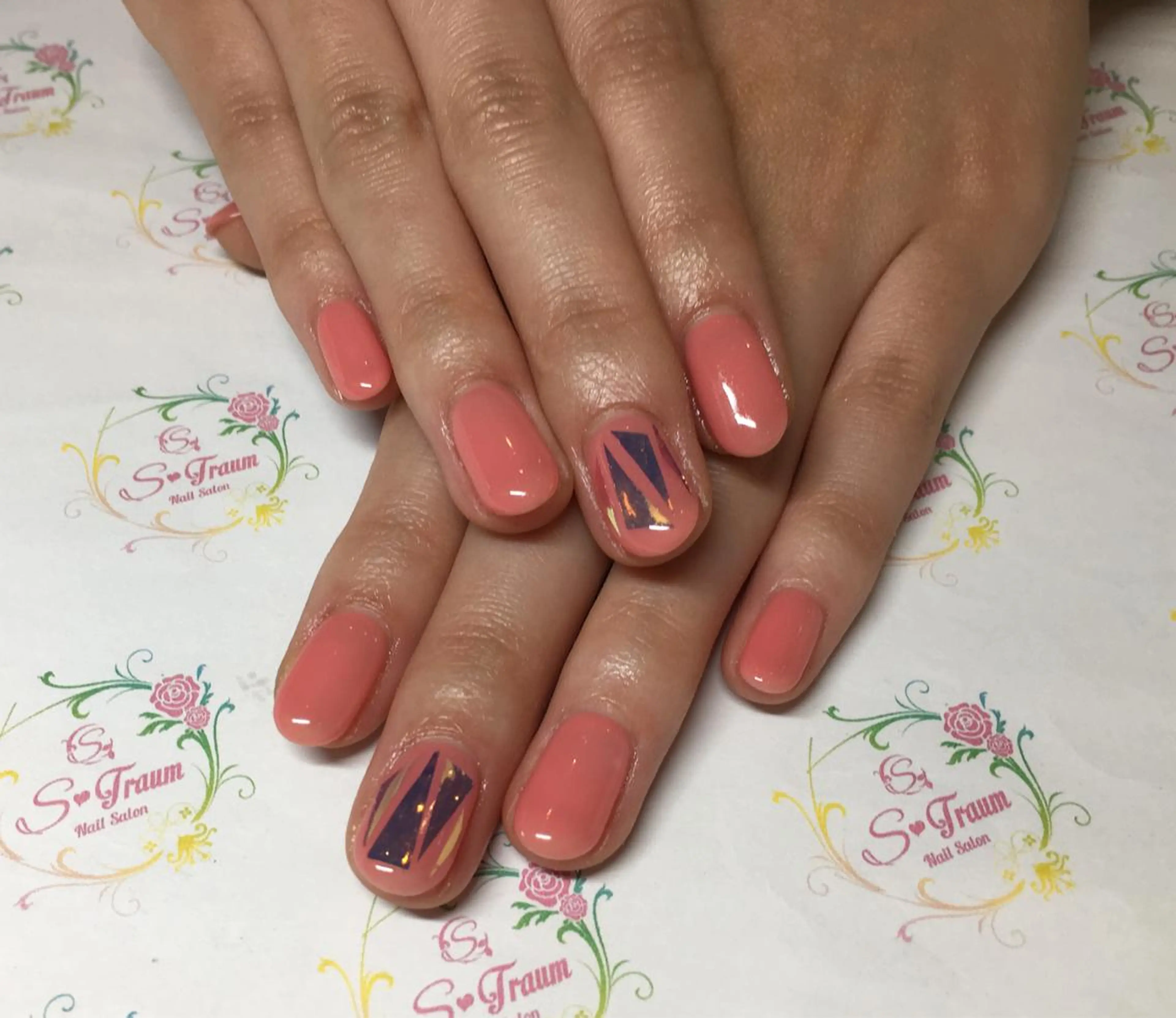 ネイル ホログラムネイル Nail Salon S-Traumのネイルデザイン