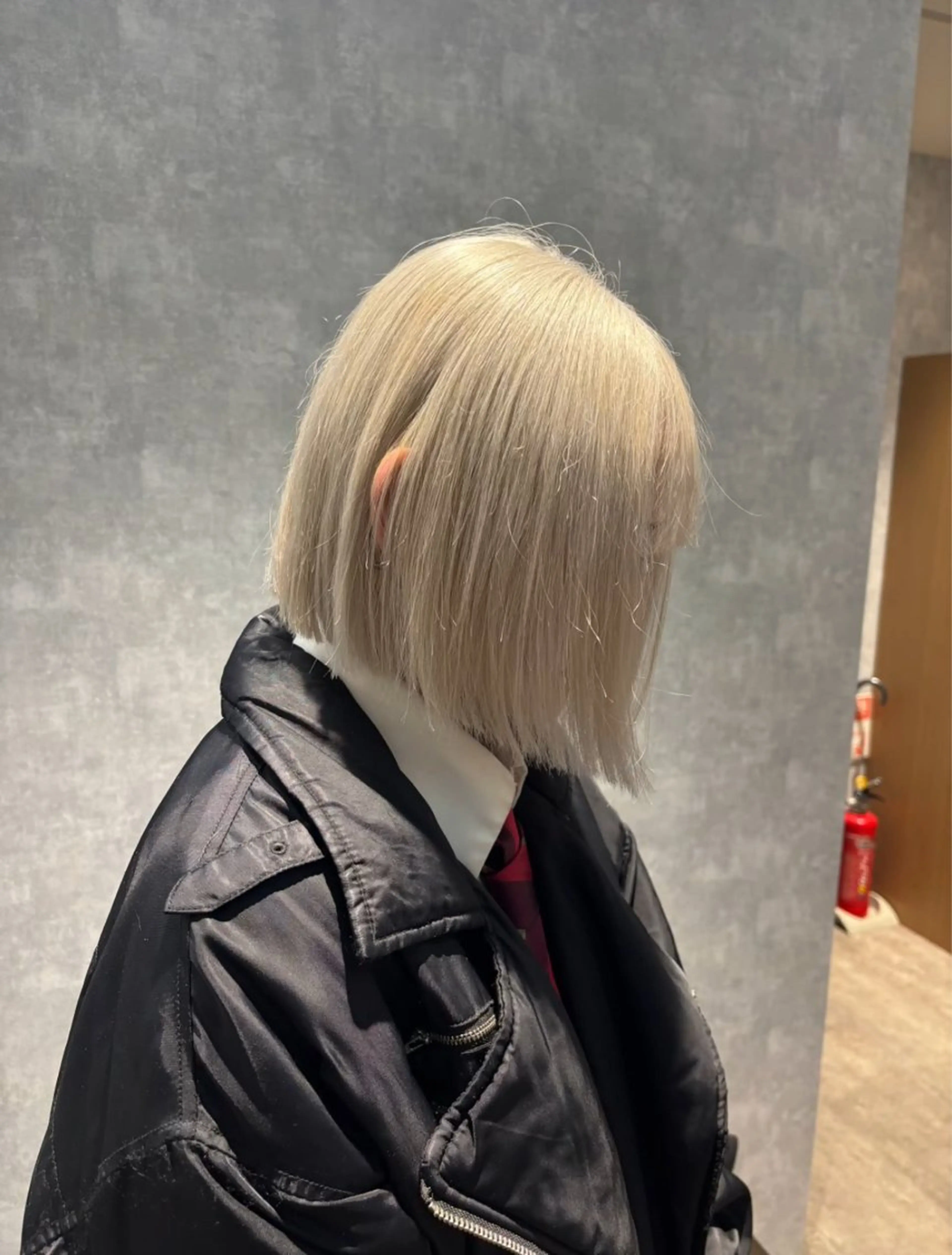 ミディアム カット ヘアカラー トリートメント 🌐NATSUMI 🌐【寒色カラー】のヘアスタイル