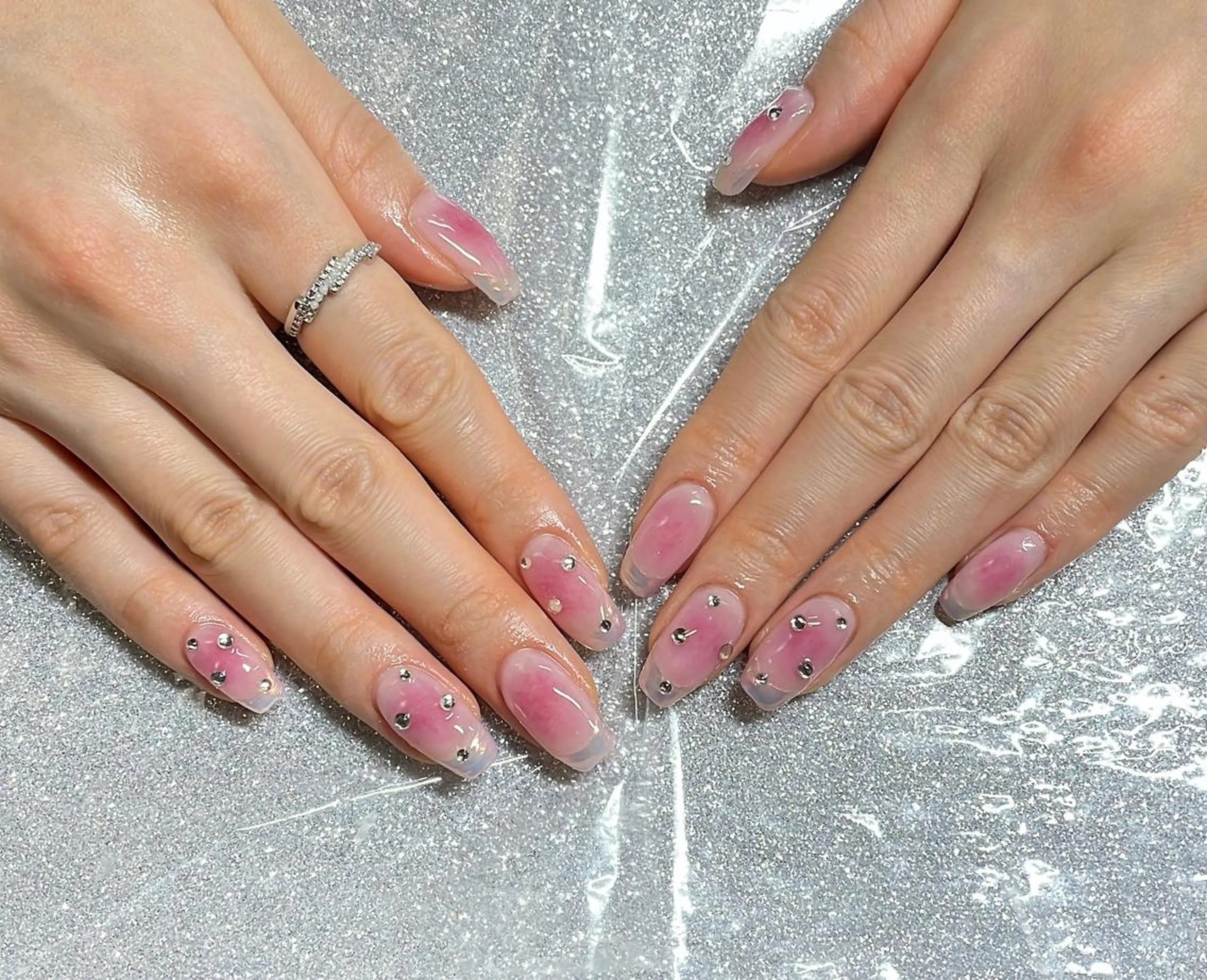 ネイル ハンドネイル VIERU 🌈🎀💖のネイルデザイン