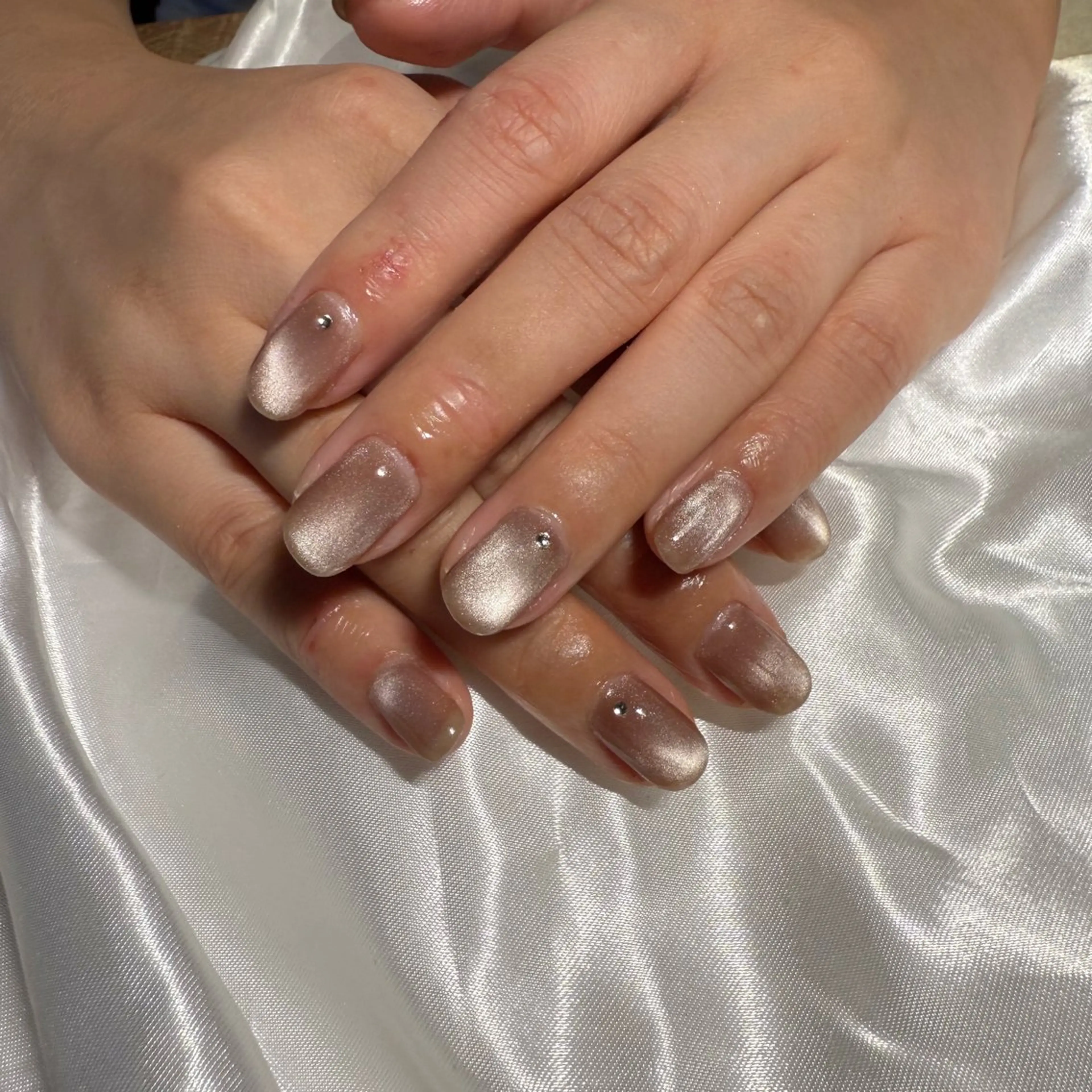 ネイル ゴールド マグネットネイル bylily yuriのネイルデザイン